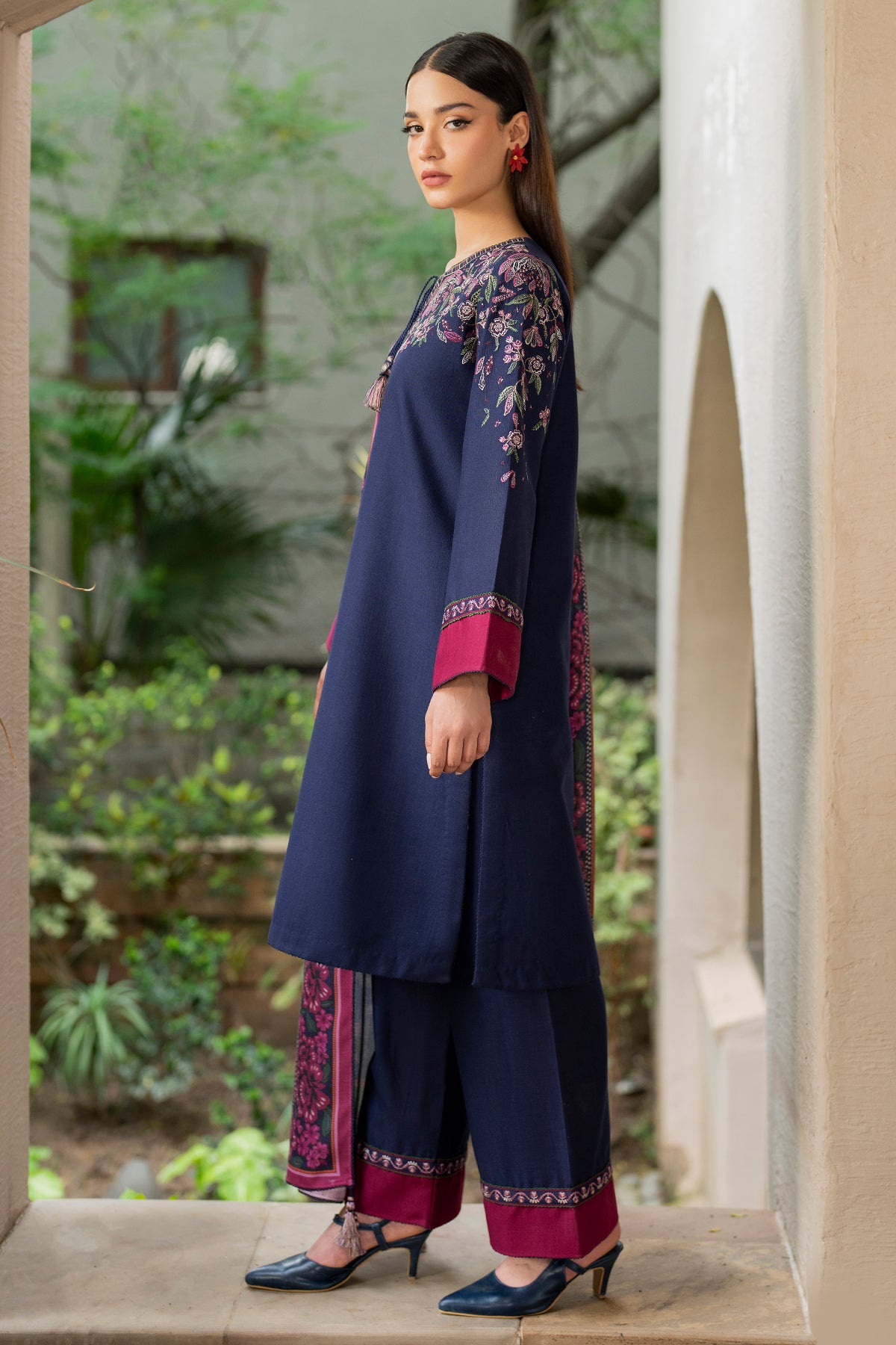 EMBROIDERED KHADDAR RTW-1142