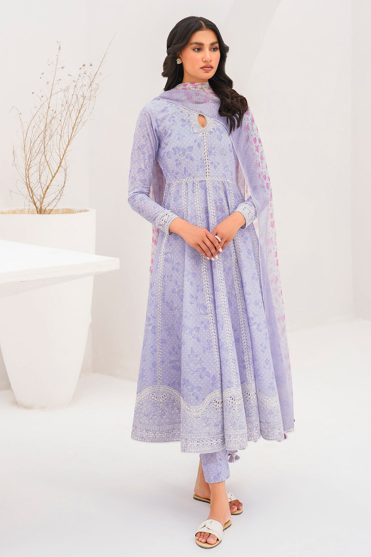 EMBROIDERED LAWN USE-9105