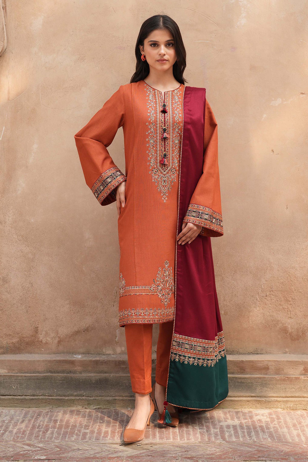 EMBROIDERED SLUB KHADDAR DW'24 D9