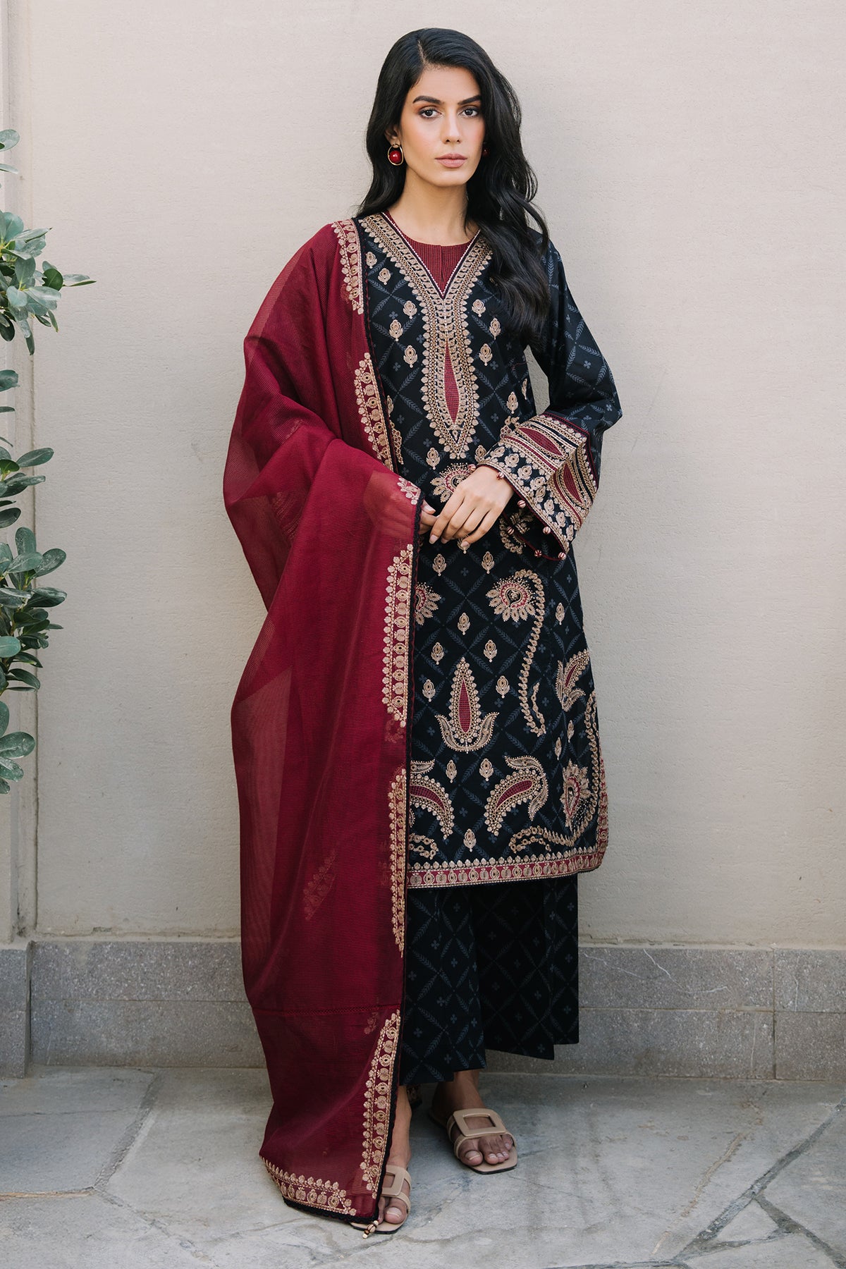 EMBROIDERED LAWN USE-9140