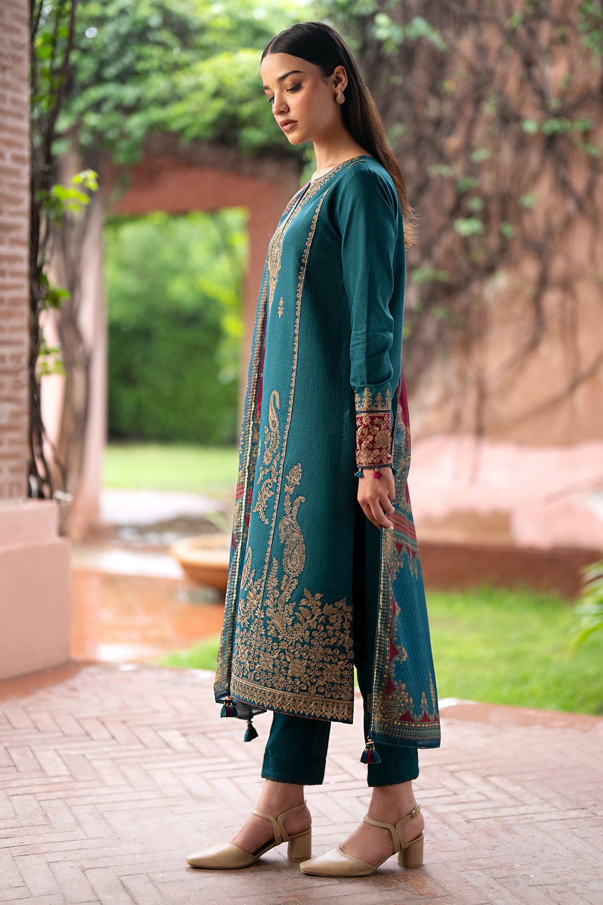 EMBROIDERED KHADDAR UW-0070