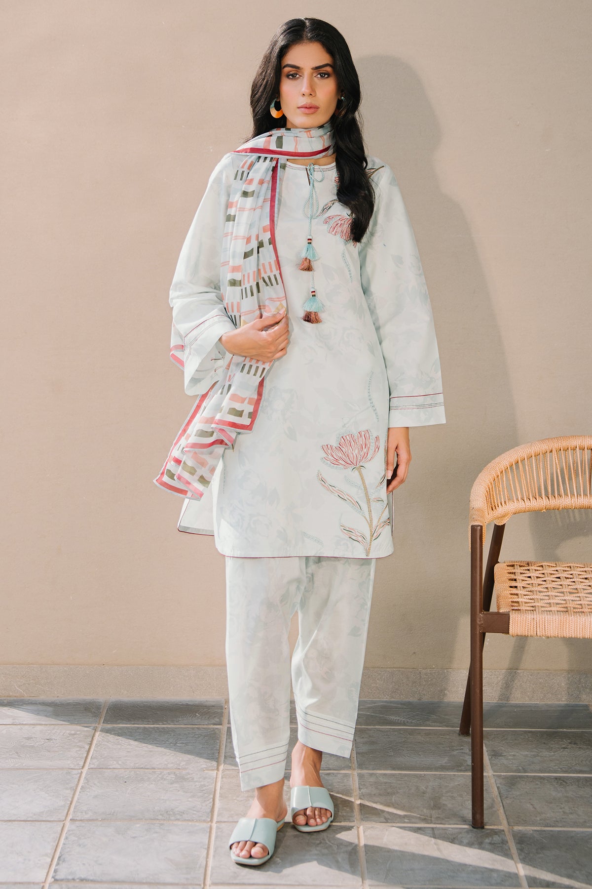 EMBROIDERED LAWN USE-9143