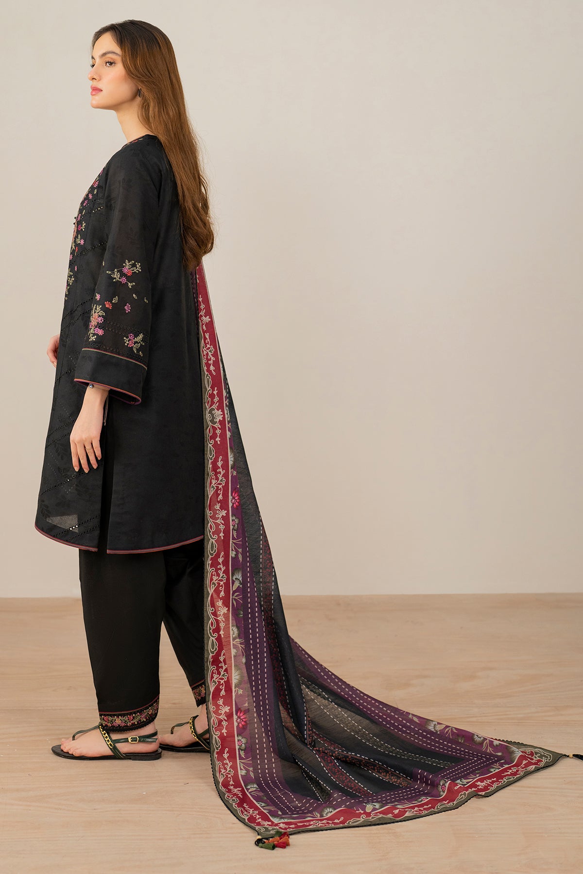 EMBROIDERED JACQUARD LAWN USE-9131