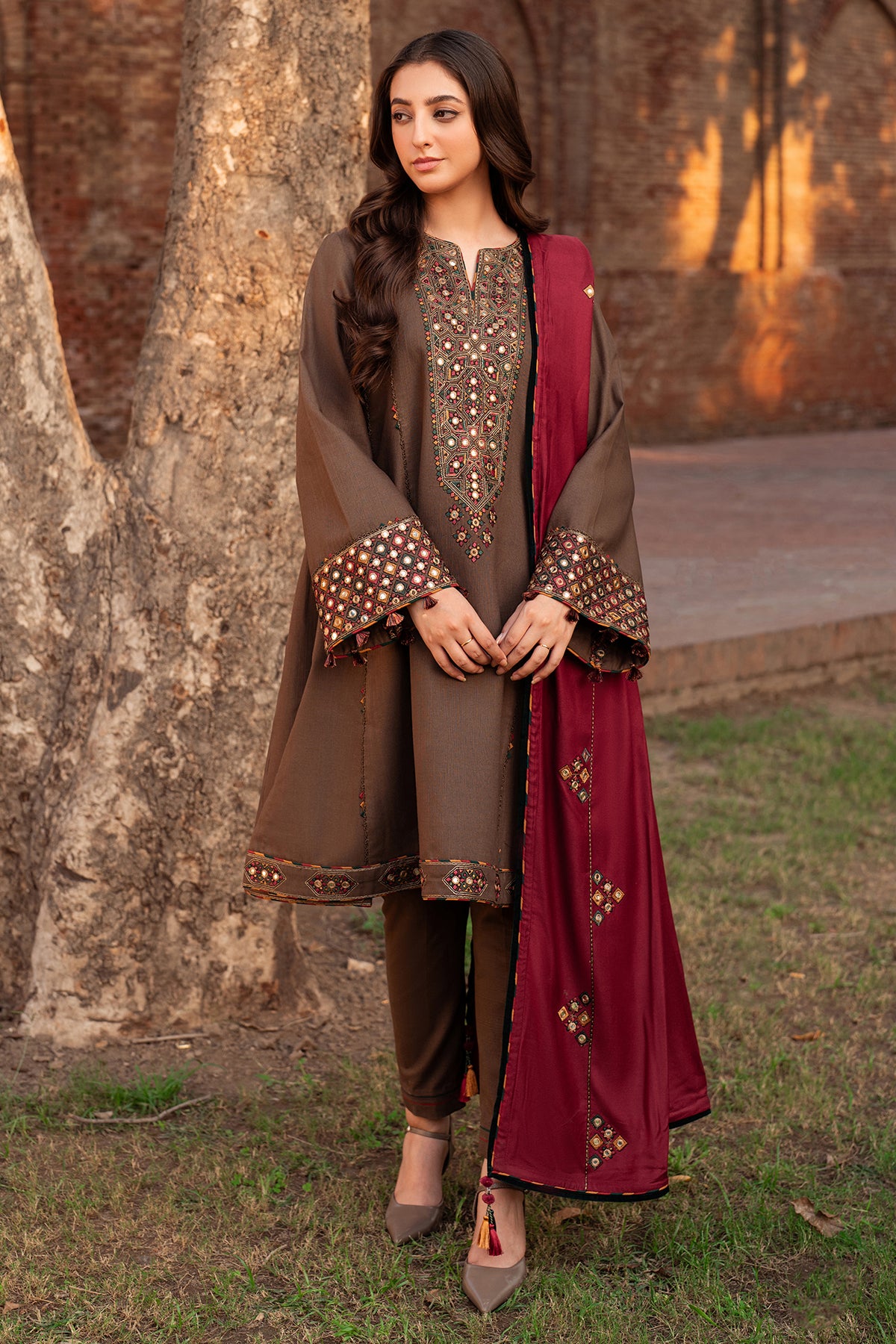 EMBROIDERED SLUB KHADDAR UW-0078