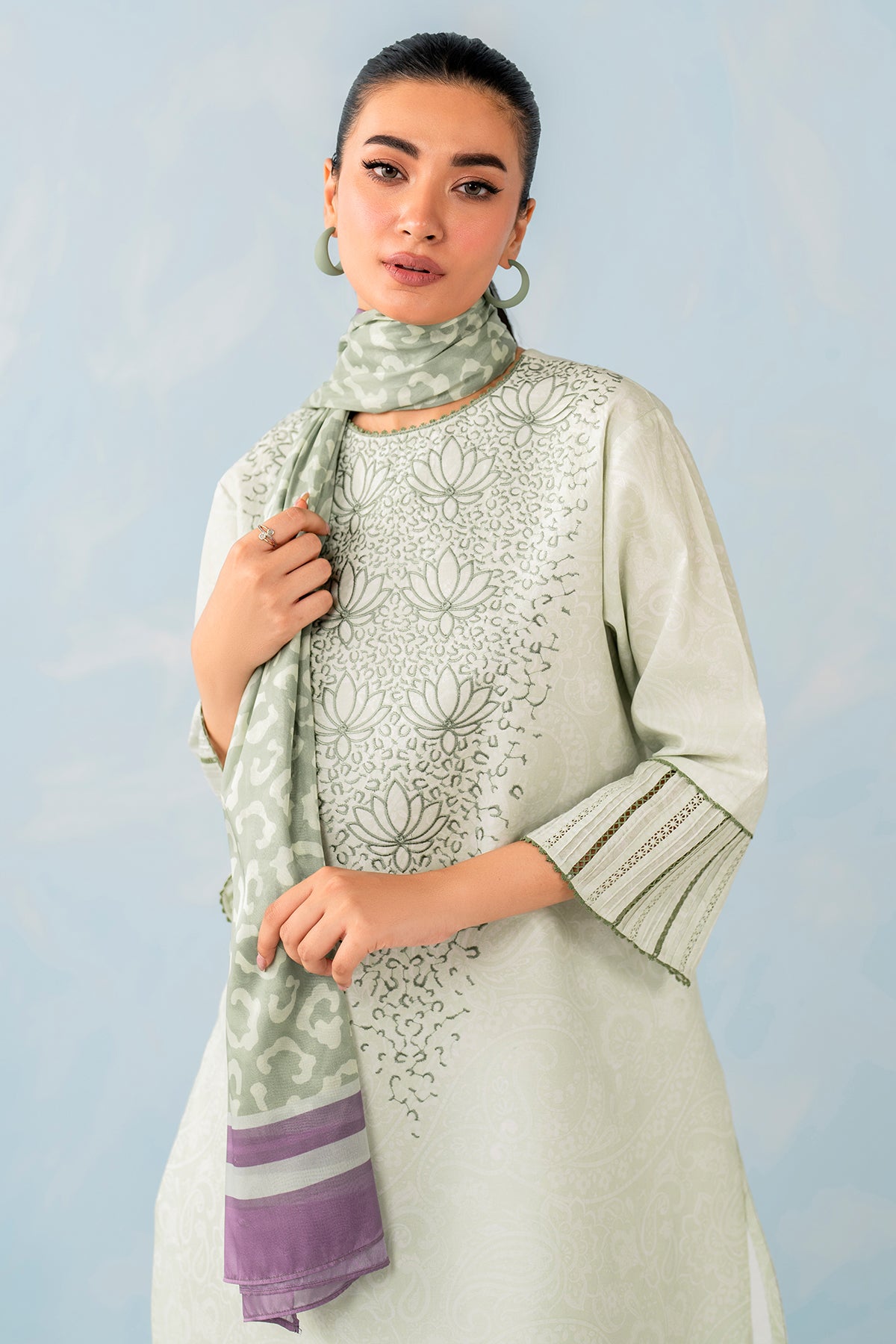 Embroidered Lawn USE - 9083