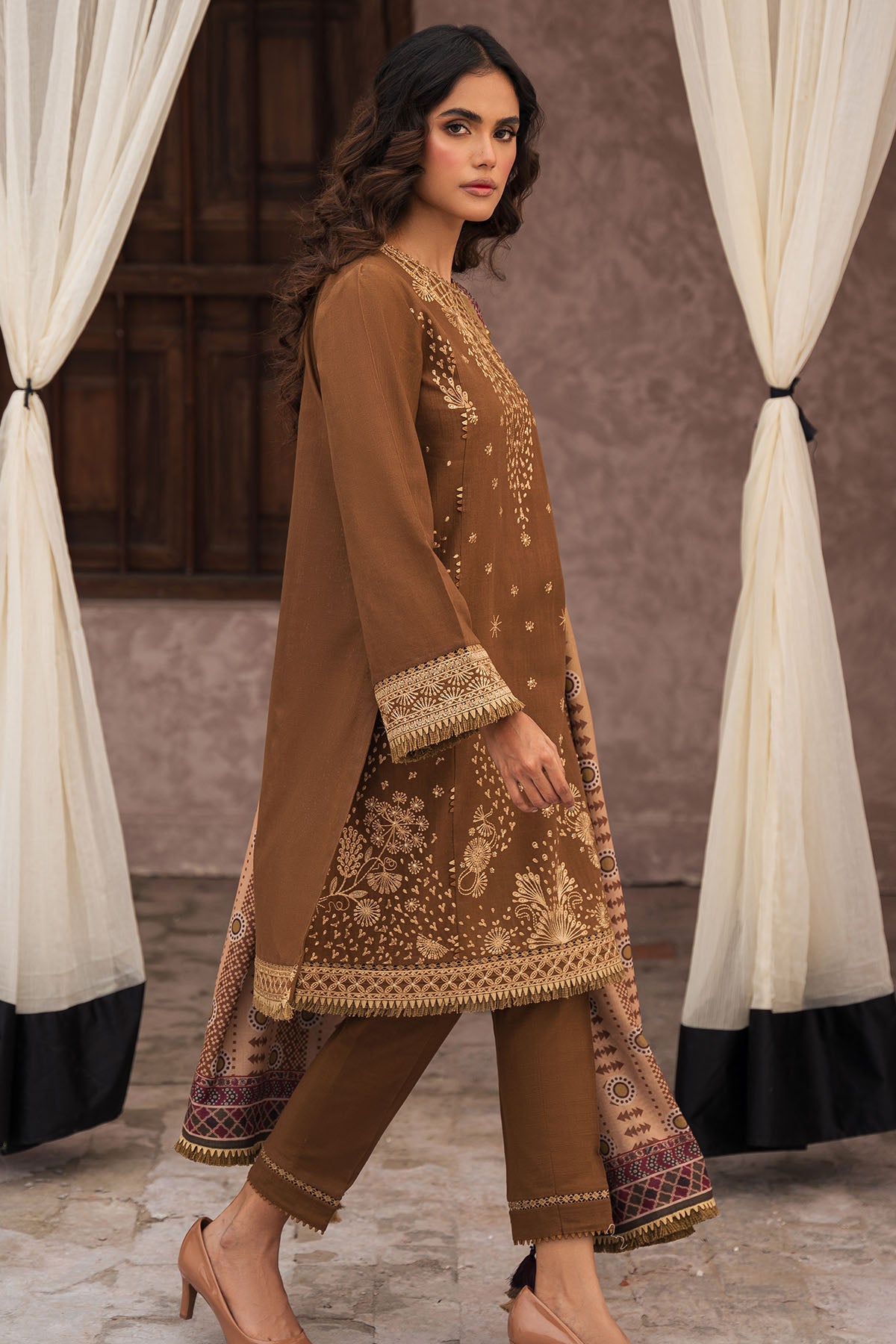 EMBROIDERED SLUB KHADDAR UW-0087