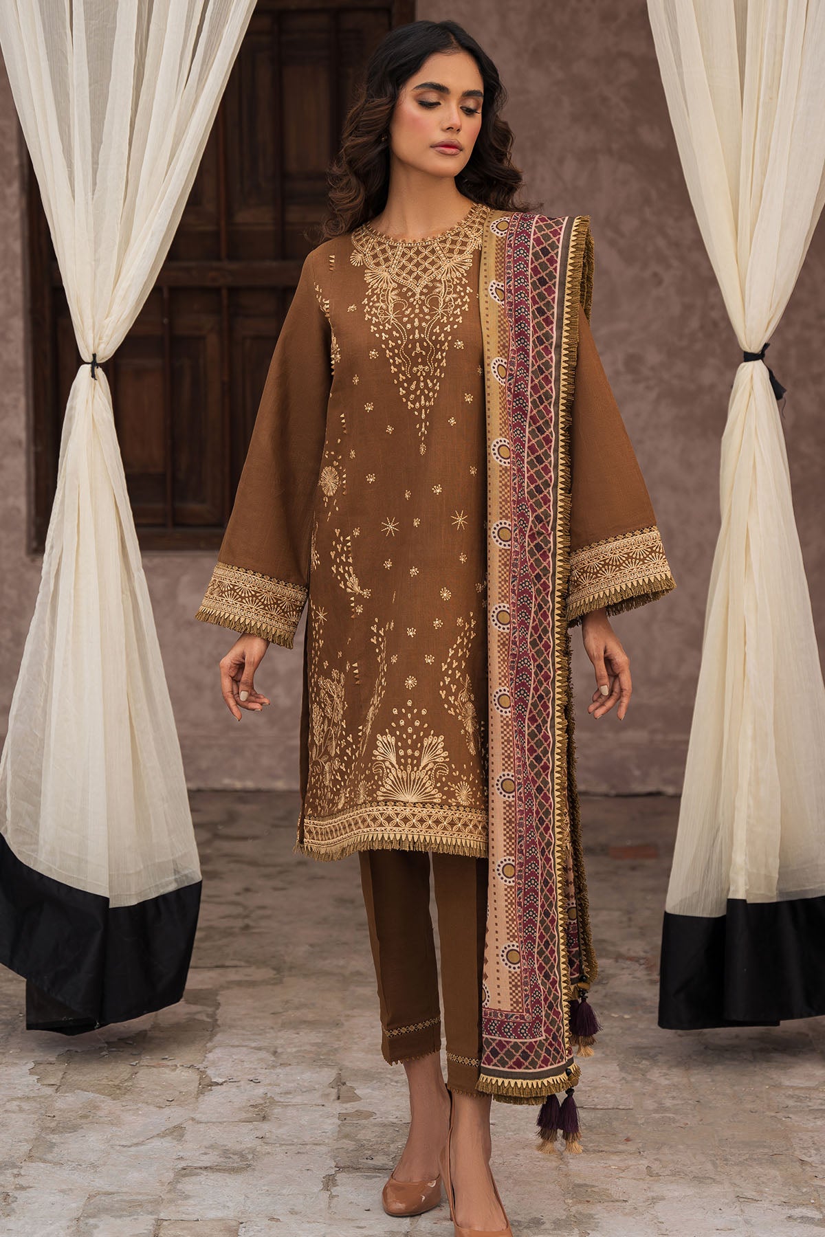 EMBROIDERED SLUB KHADDAR UW-0087