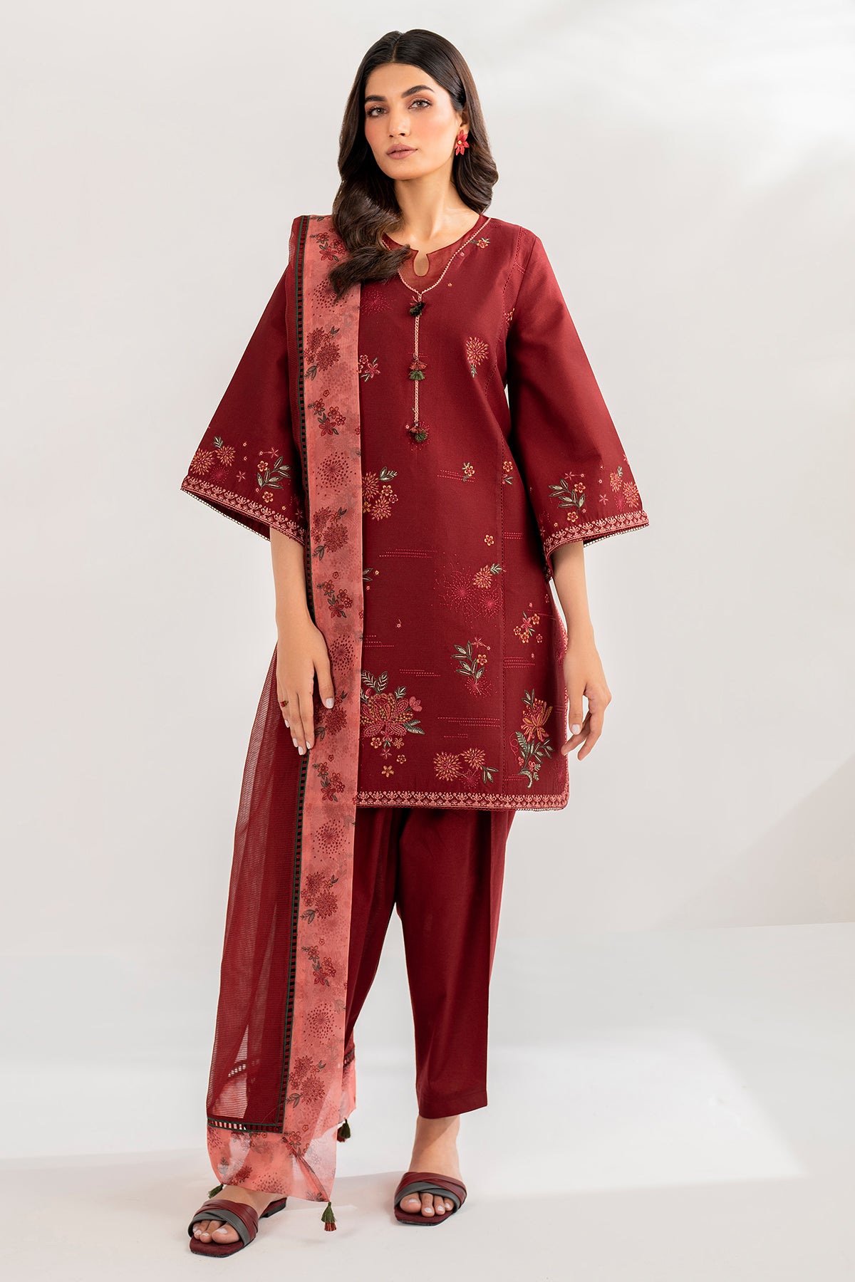 EMBROIDERED DOBBY LAWN USE - 9069