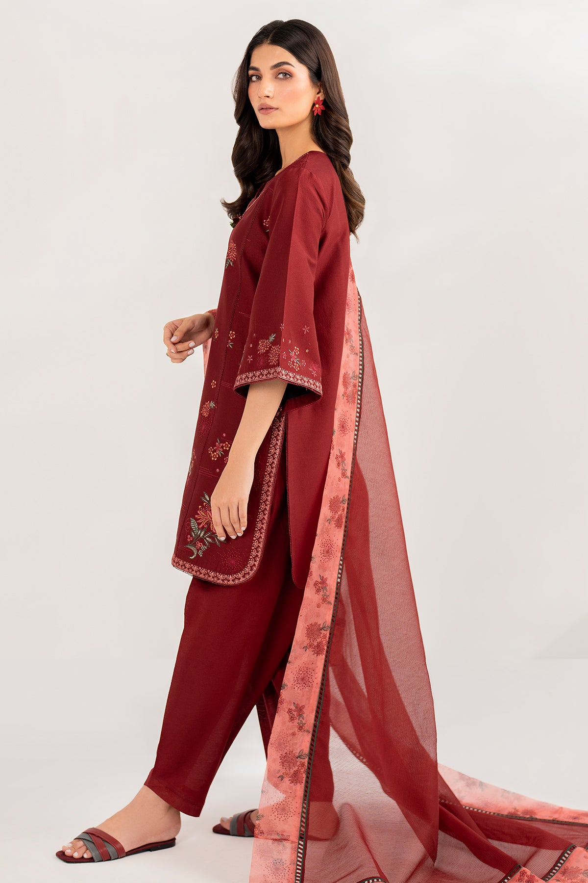 EMBROIDERED DOBBY LAWN USE - 9069