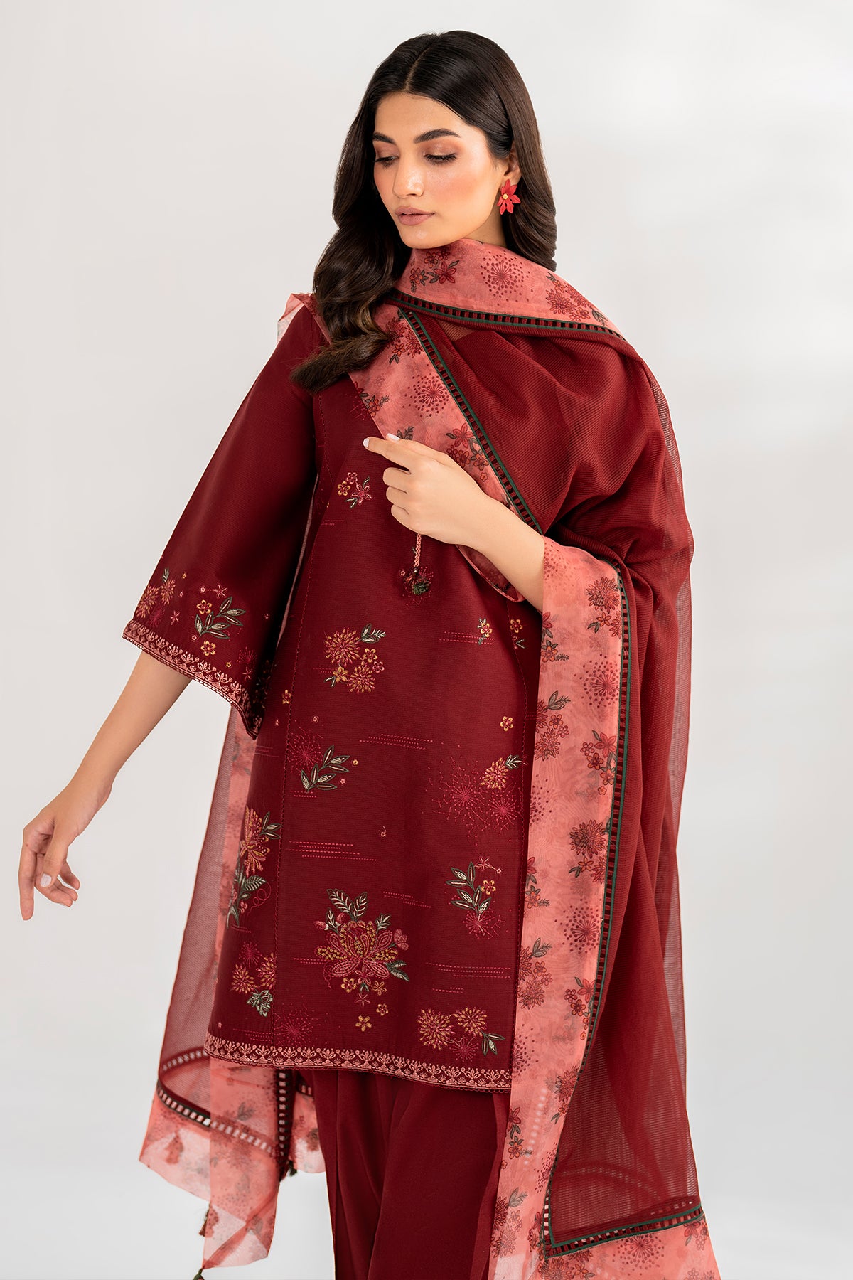 EMBROIDERED DOBBY LAWN USE - 9069