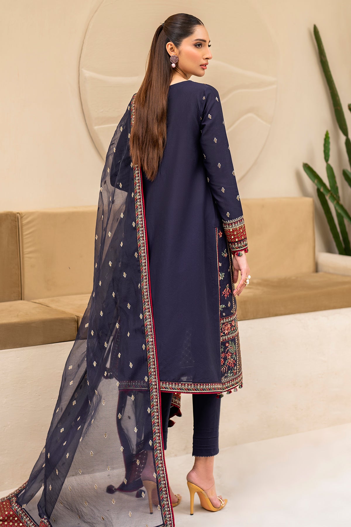 EMBROIDERED LAWN IL-SS24-D6