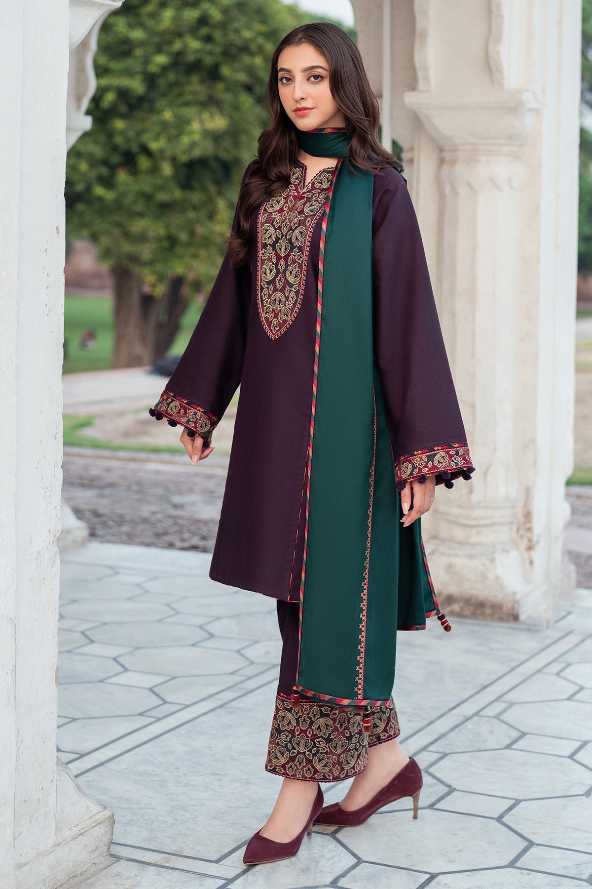 EMBROIDERED SLUB KHADDAR DW'24 D1