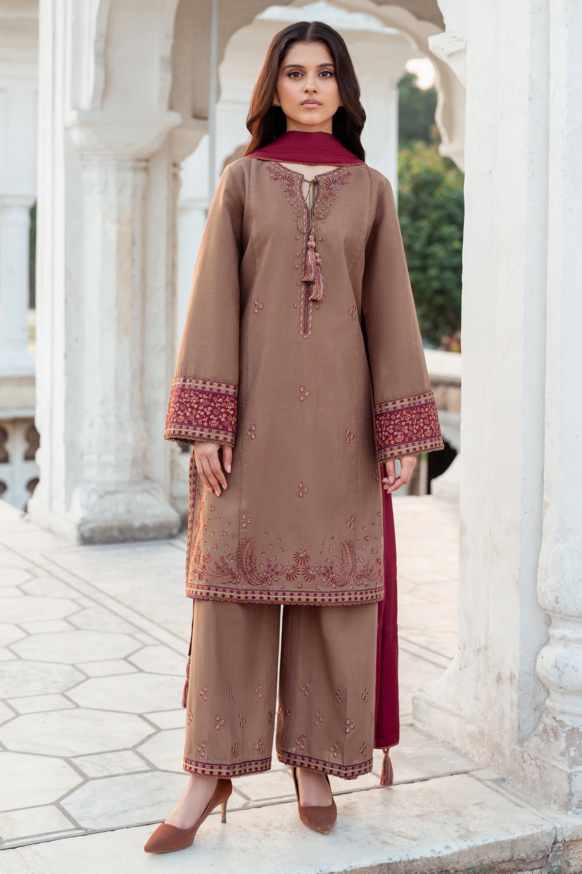 EMBROIDERED SLUB KHADDAR DW'24 D8