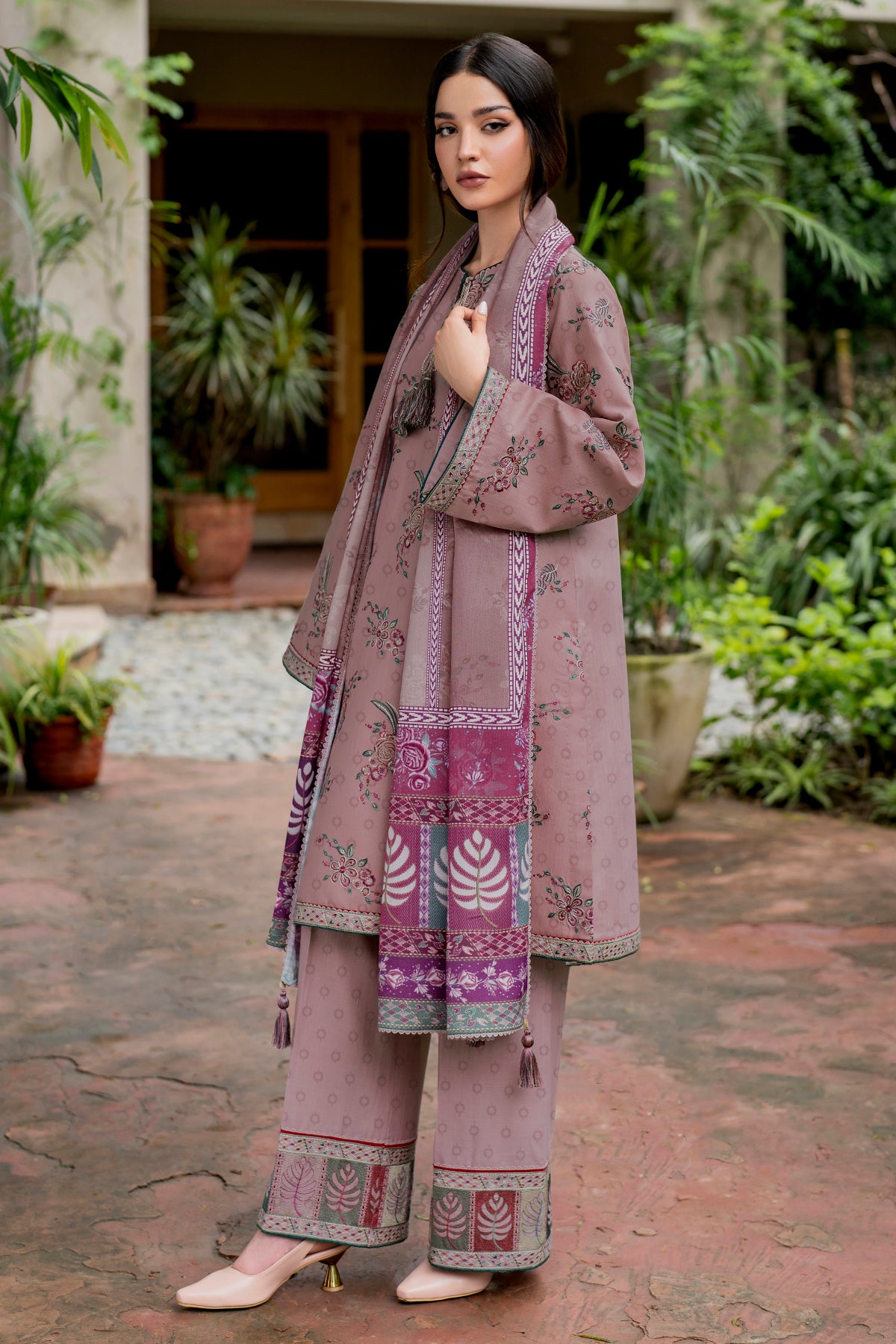 EMBROIDERED JACQUARD KHADDAR UW-0054