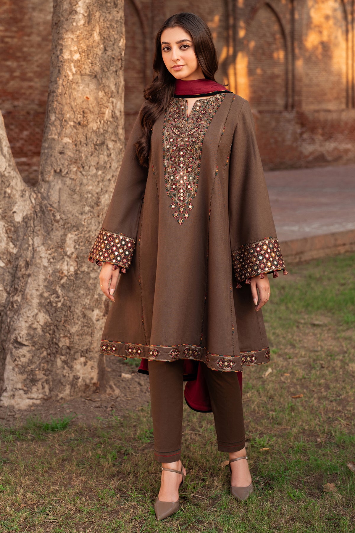 EMBROIDERED SLUB KHADDAR UW-0078