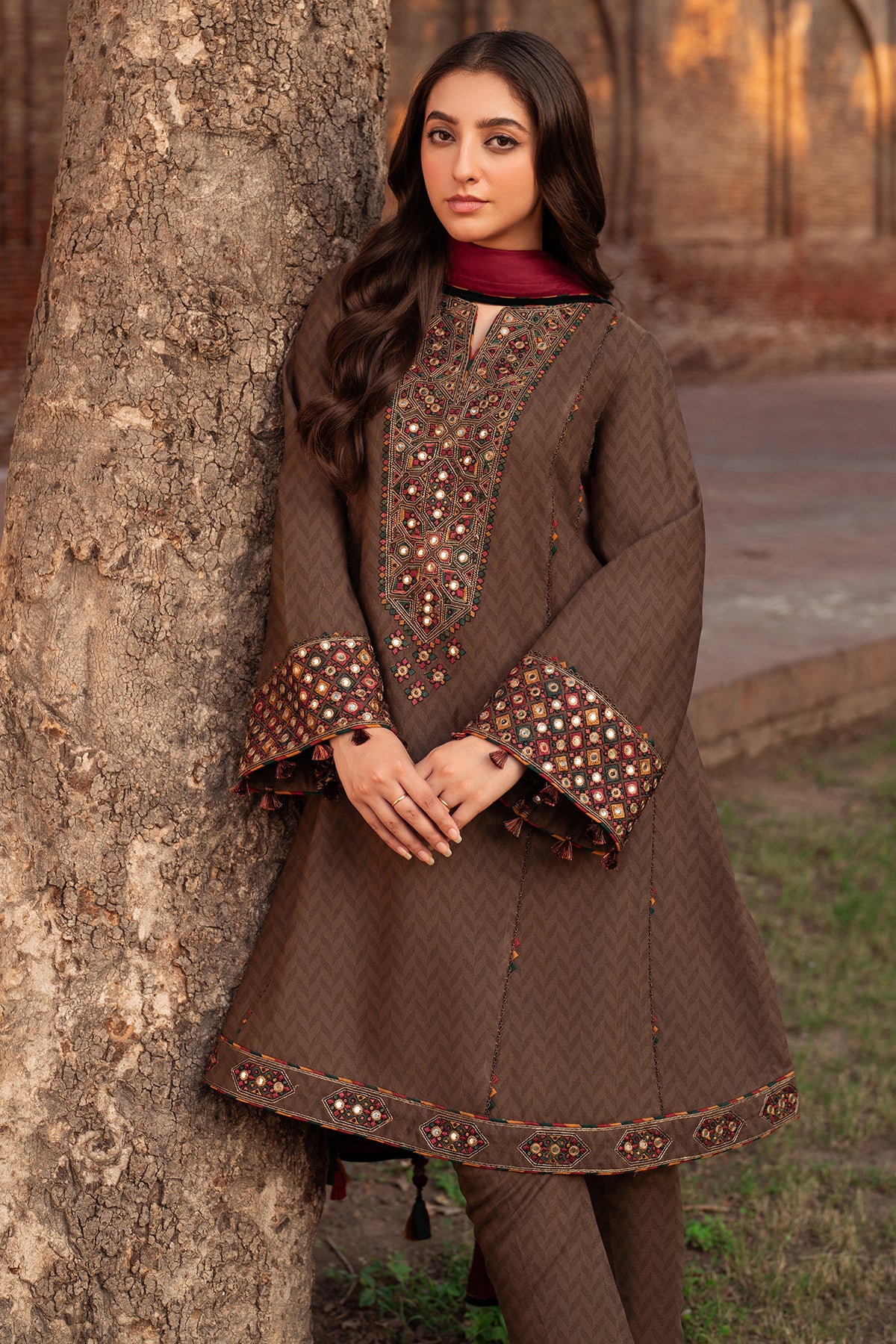 EMBROIDERED JACQUARD KHADDAR UW-0078