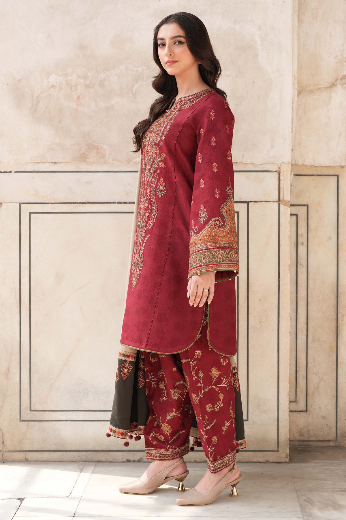 EMBROIDERED JACQUARD KHADDAR DW'24 D3