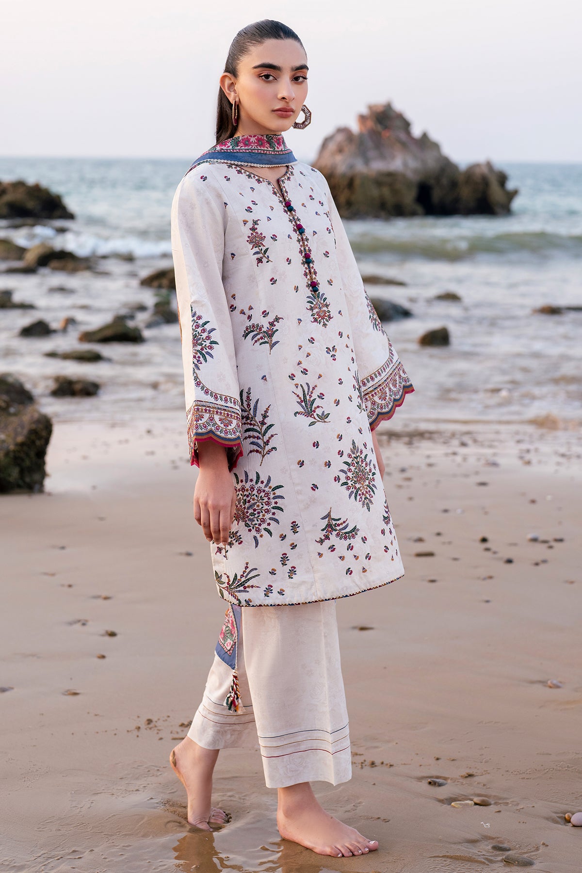 EMBROIDERED LAWN USE-9158