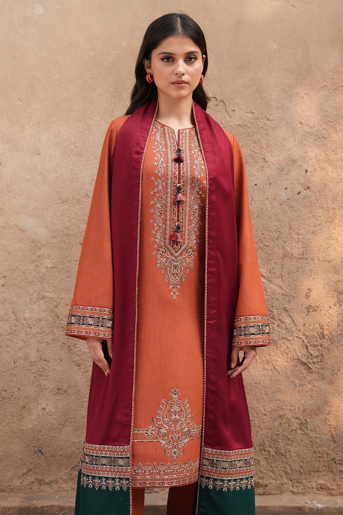 EMBROIDERED SLUB KHADDAR DW'24 D9