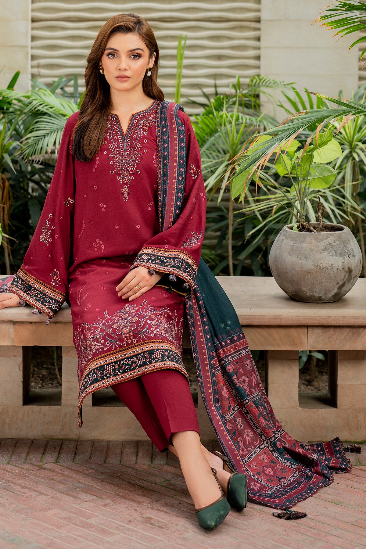 EMBROIDERED VISCOSE UW-0048