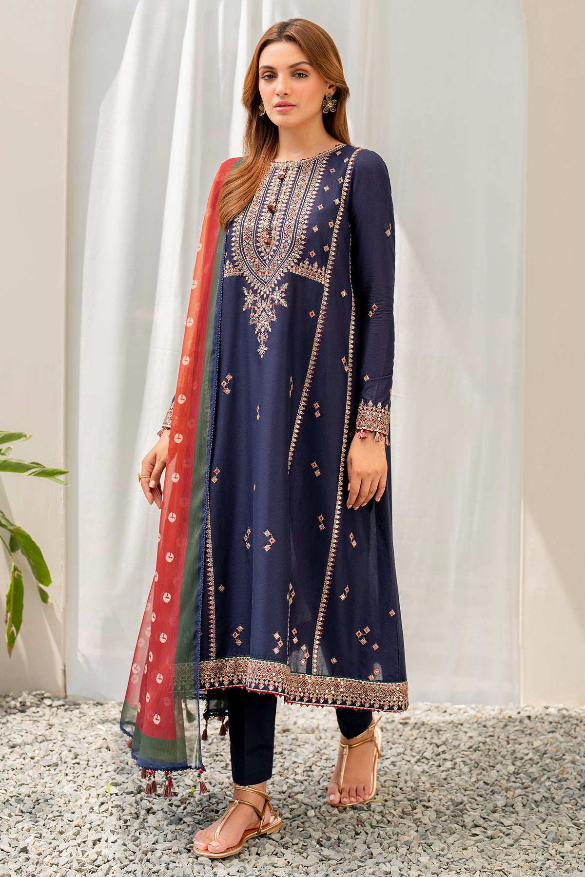 EMBROIDERED LAWN USE-9048