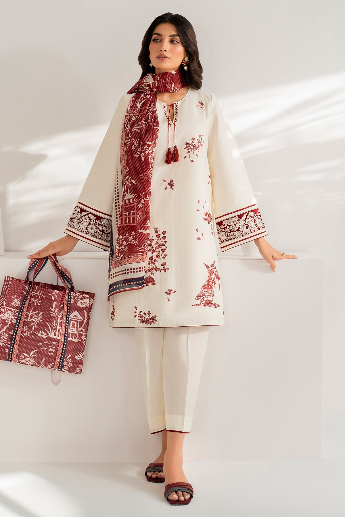 EMBROIDERED DOBBY LAWN USE - 9074