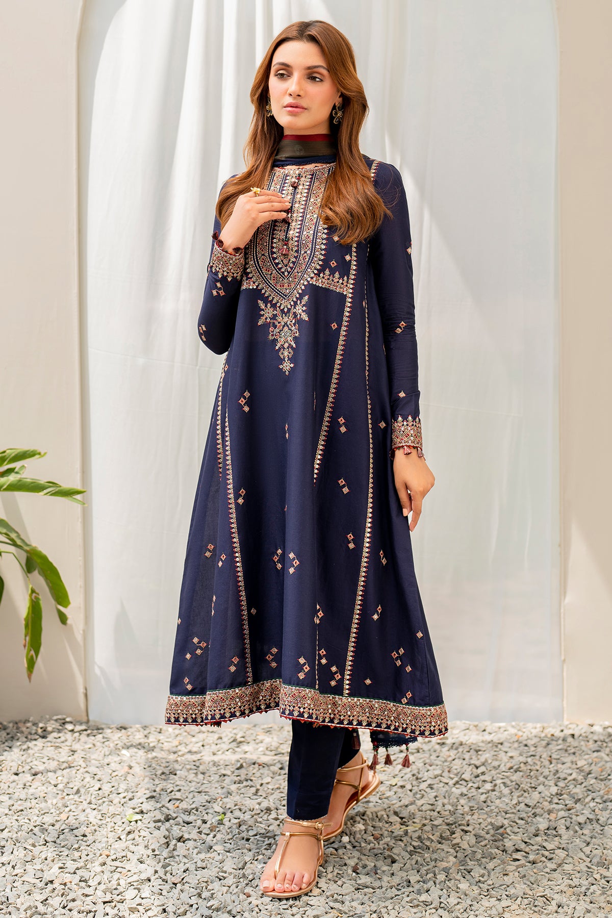 EMBROIDERED LAWN USE-9048