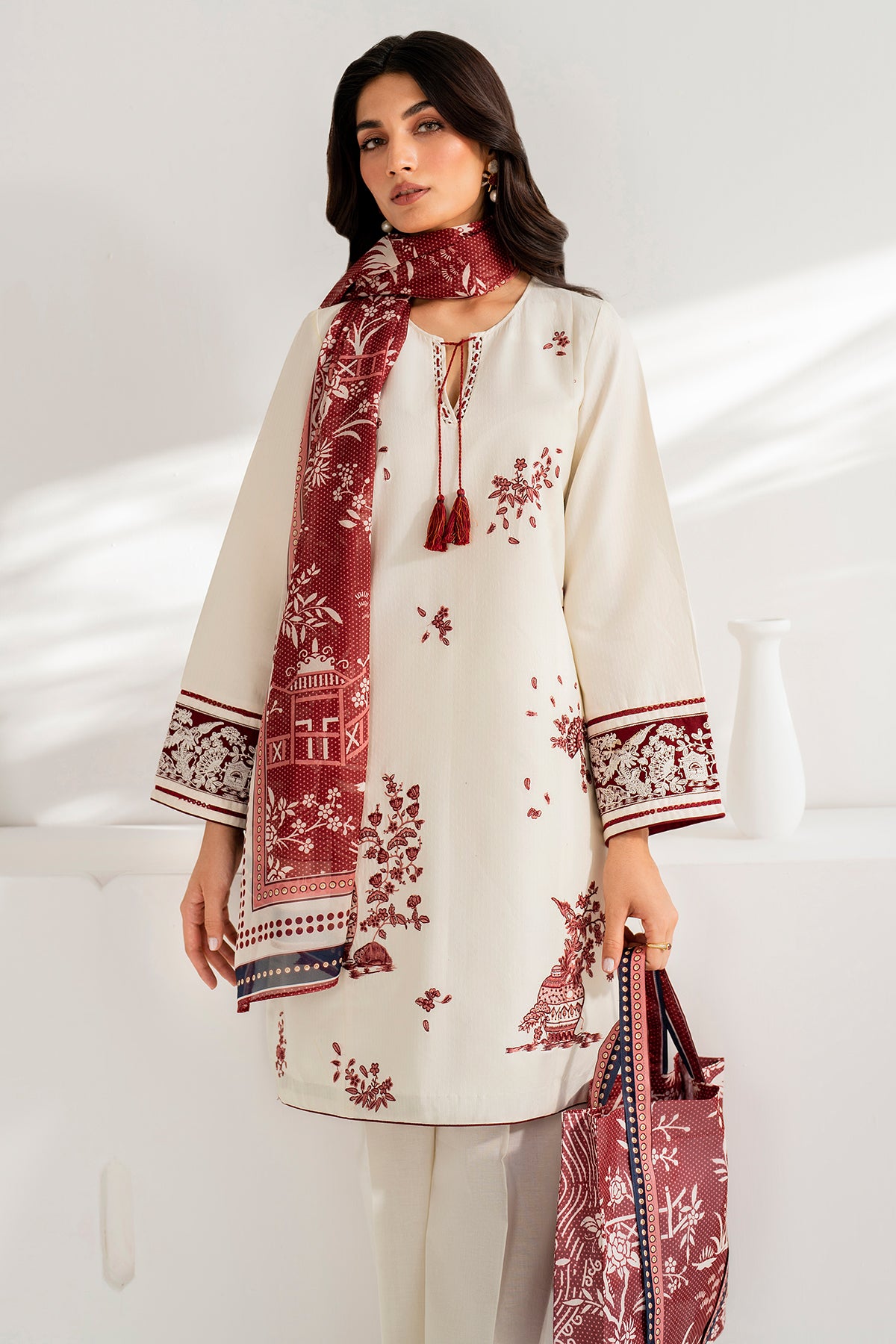 EMBROIDERED DOBBY LAWN USE - 9074