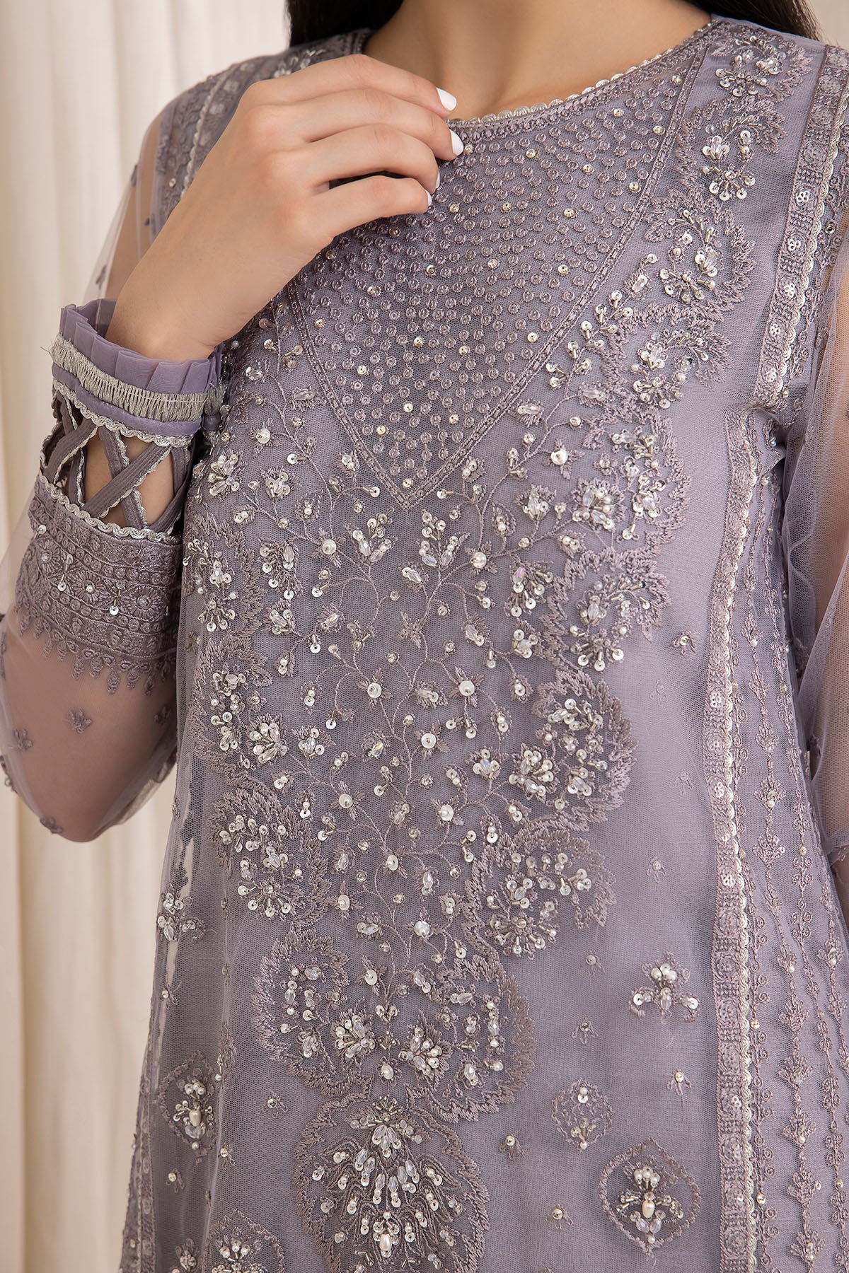 EMBROIDERED NET UN-4008