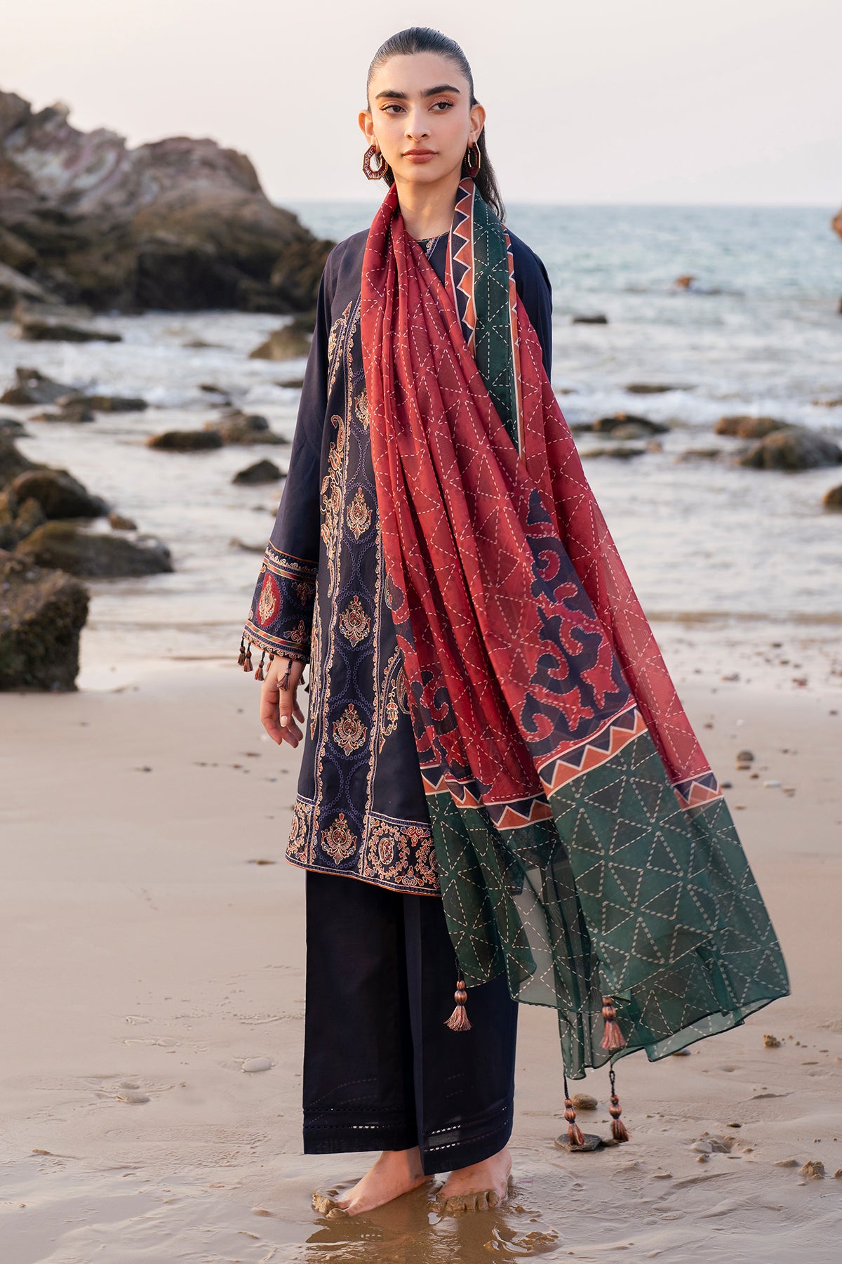 EMBROIDERED LAWN USE-9169