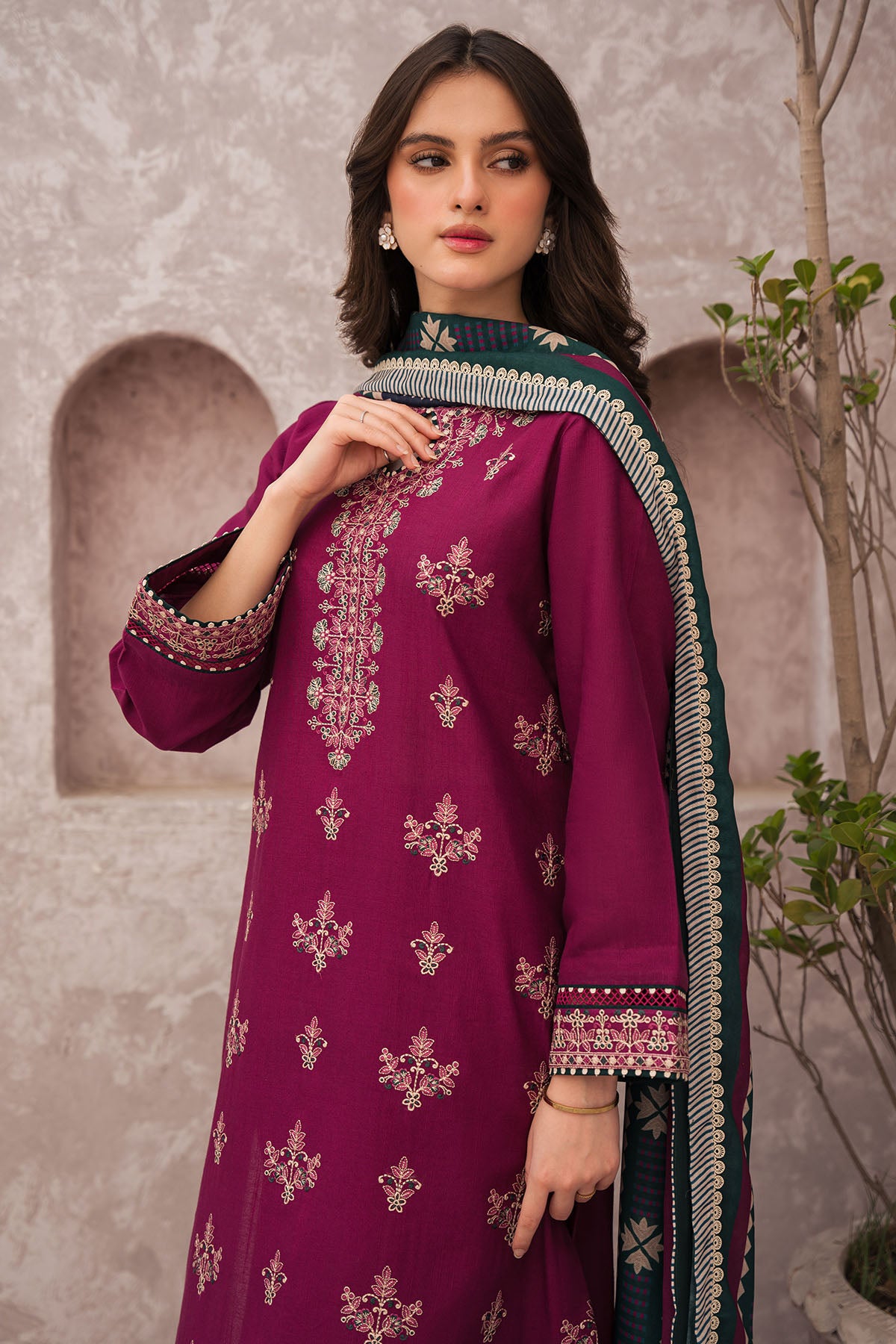 EMBROIDERED SLUB KHADDAR UW-0086