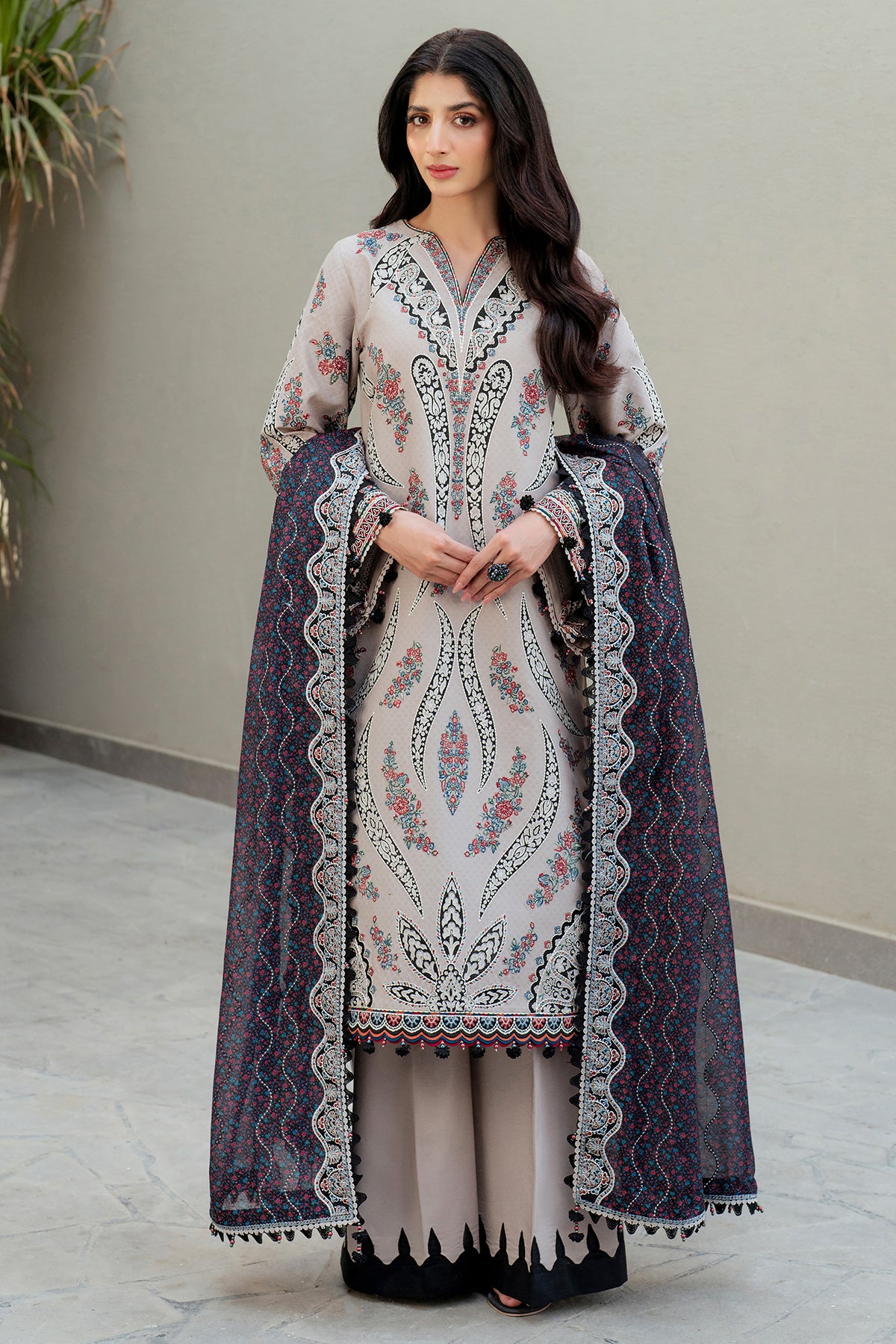 Embroidered Luxury Lawn SL25-D7