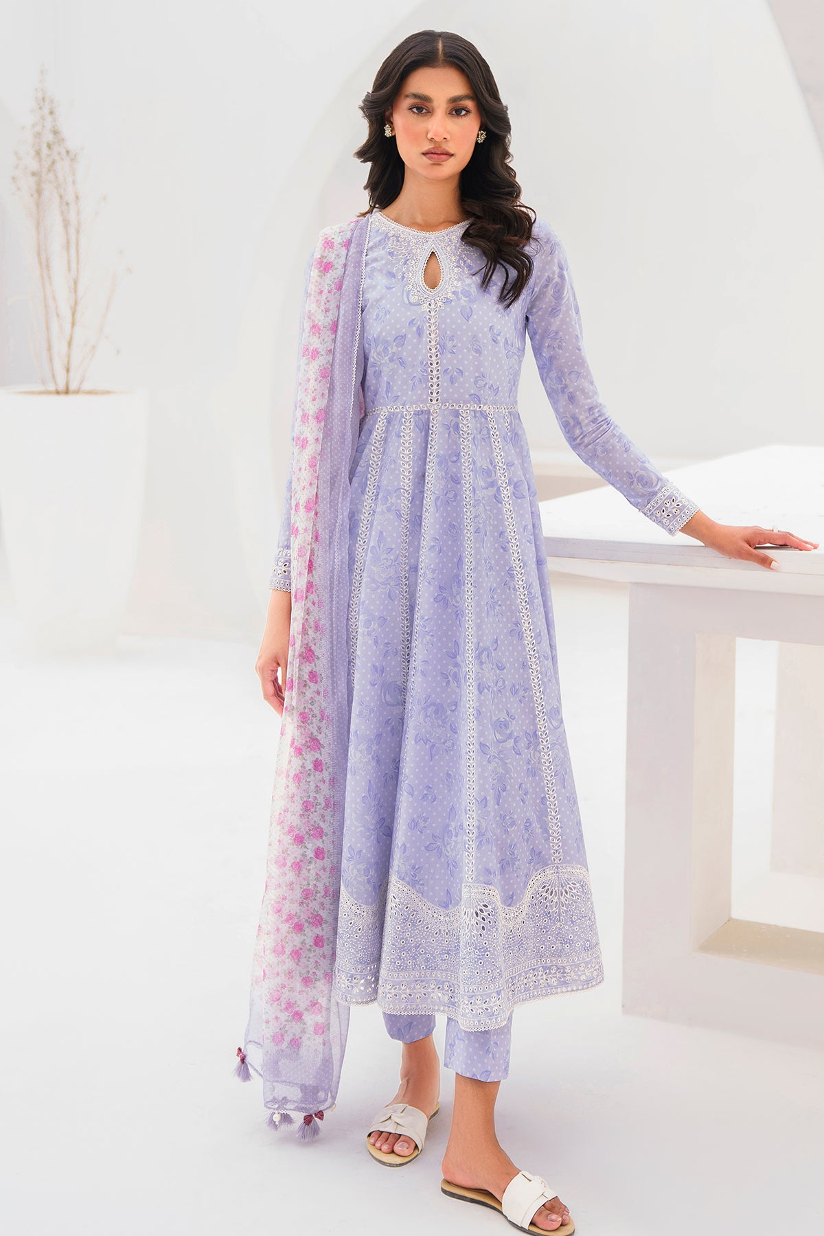 EMBROIDERED LAWN USE-9105