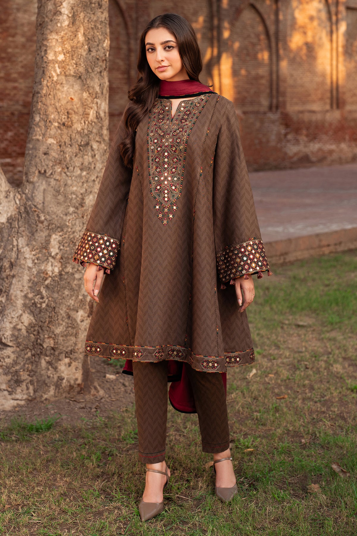 EMBROIDERED JACQUARD KHADDAR UW-0078