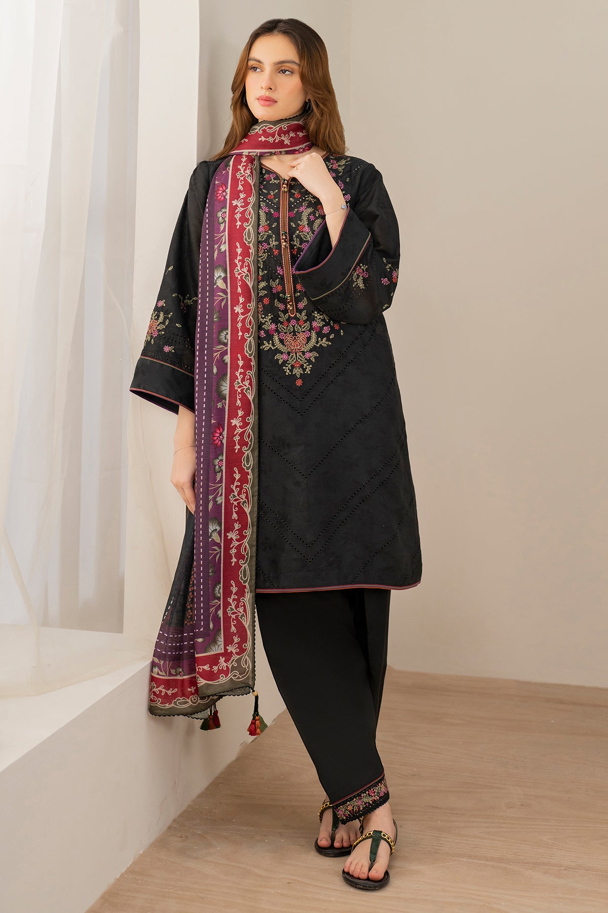 EMBROIDERED JACQUARD LAWN USE-9131