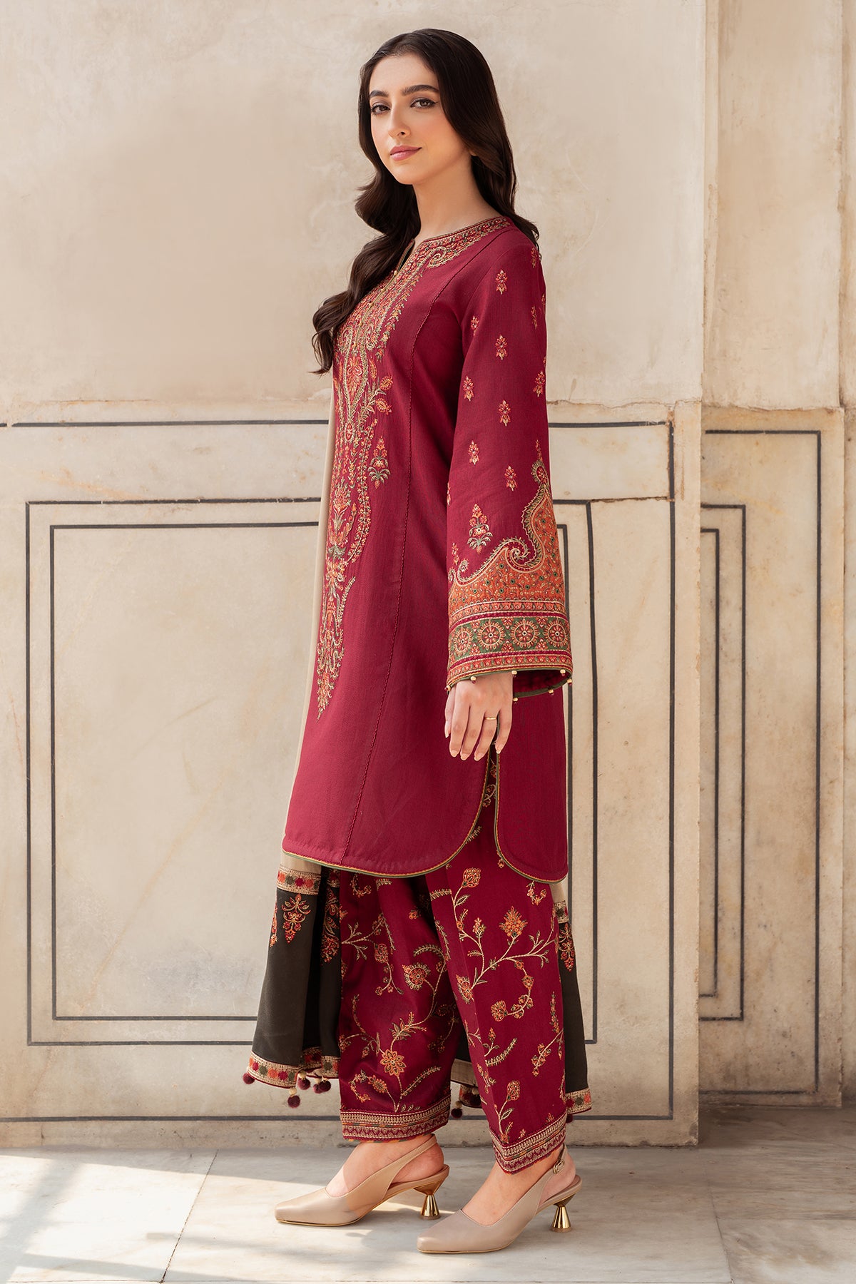 EMBROIDERED SLUB KHADDAR DW'24 D3