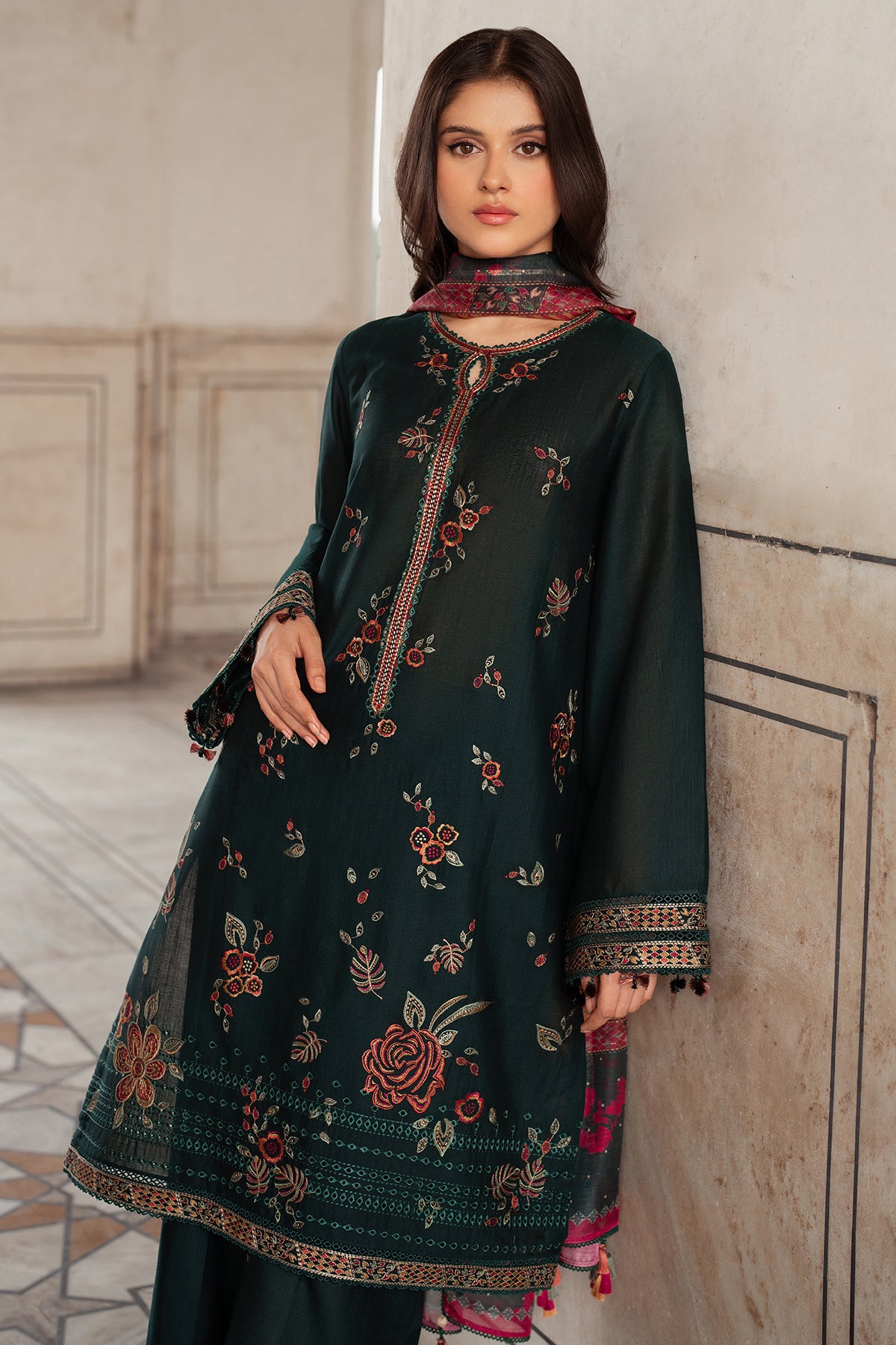 EMBROIDERED SLUB KHADDAR UW-0082