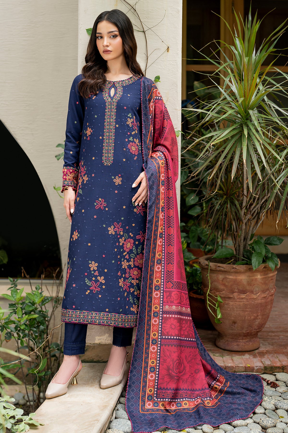 EMBROIDERED KHADDAR UW-0051