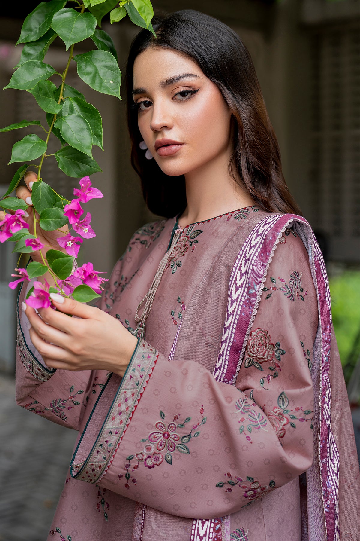 EMBROIDERED JACQUARD KHADDAR UW-0054