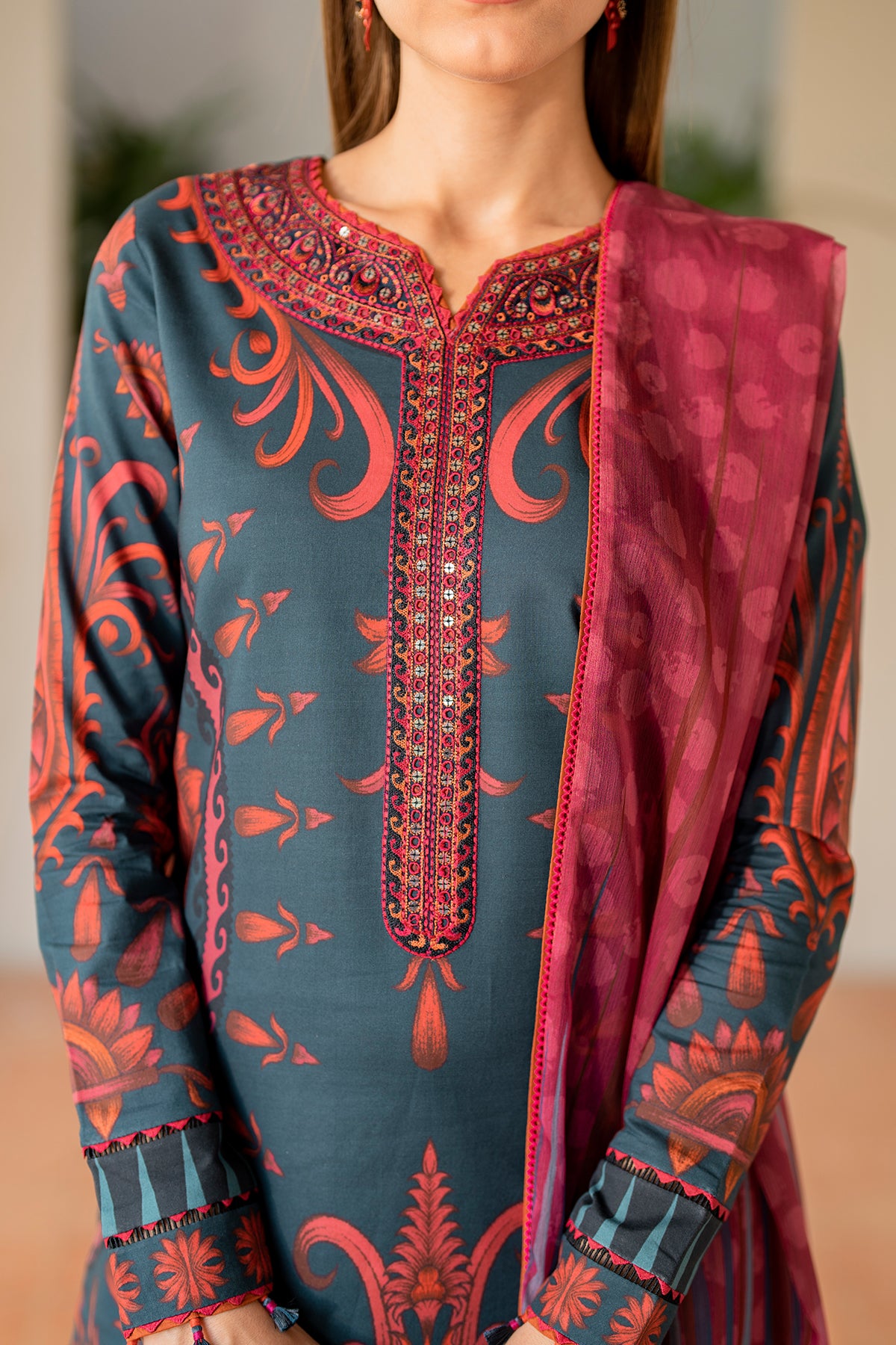 EMBROIDERED LAWN USE-9061