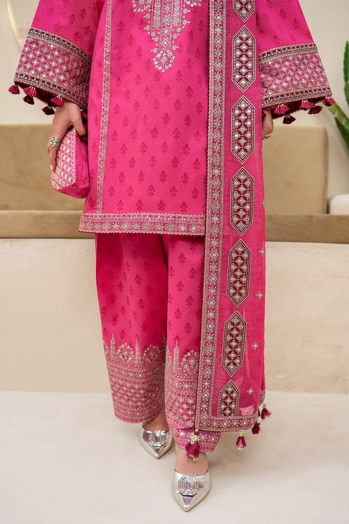 EMBROIDERED LAWN IL-SS24-D3