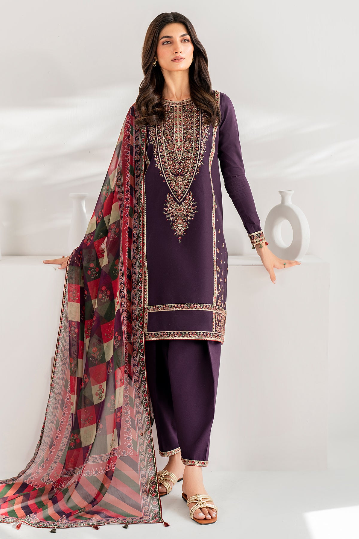 Embroidered Slub Lawn USE - 9070