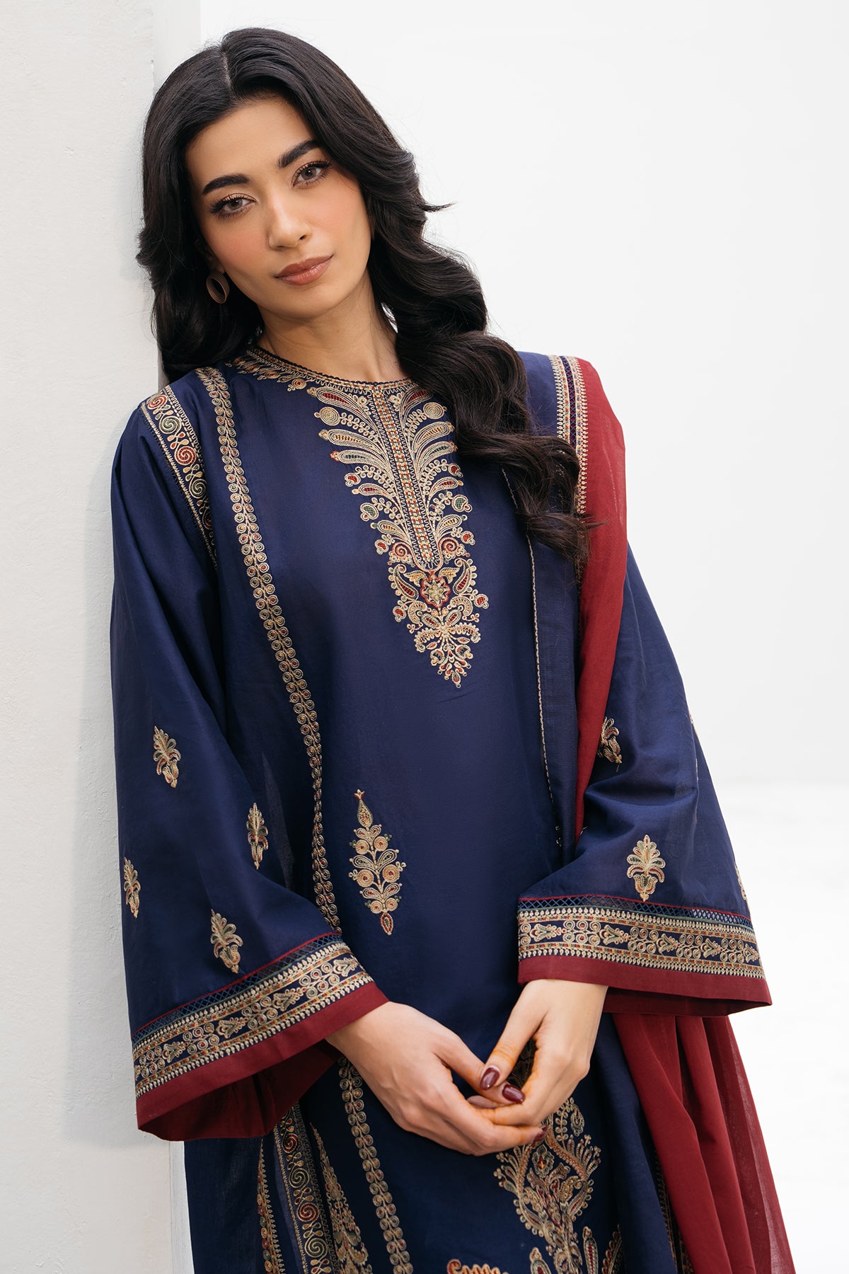 EMBROIDERED LAWN USE-9183