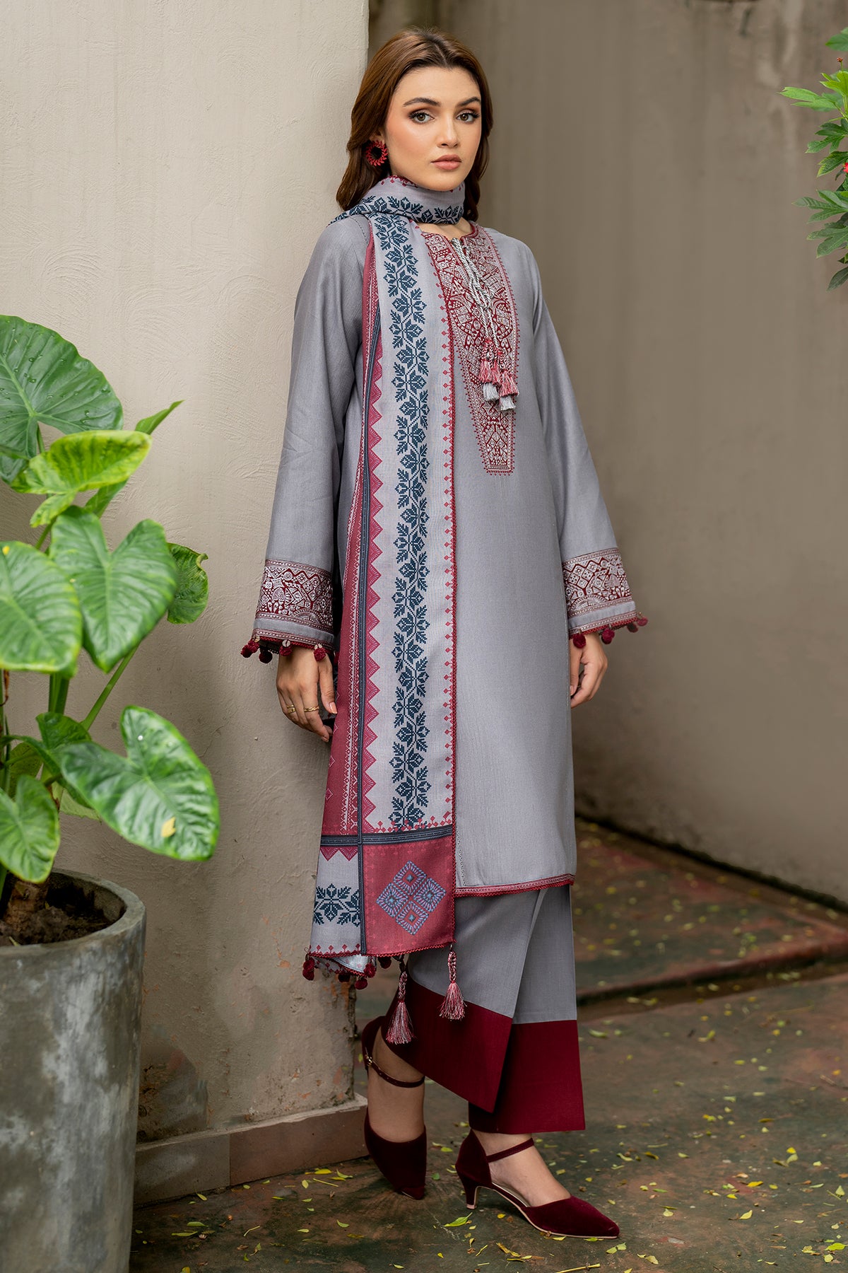 EMBROIDERED KHADDAR RTW-1129