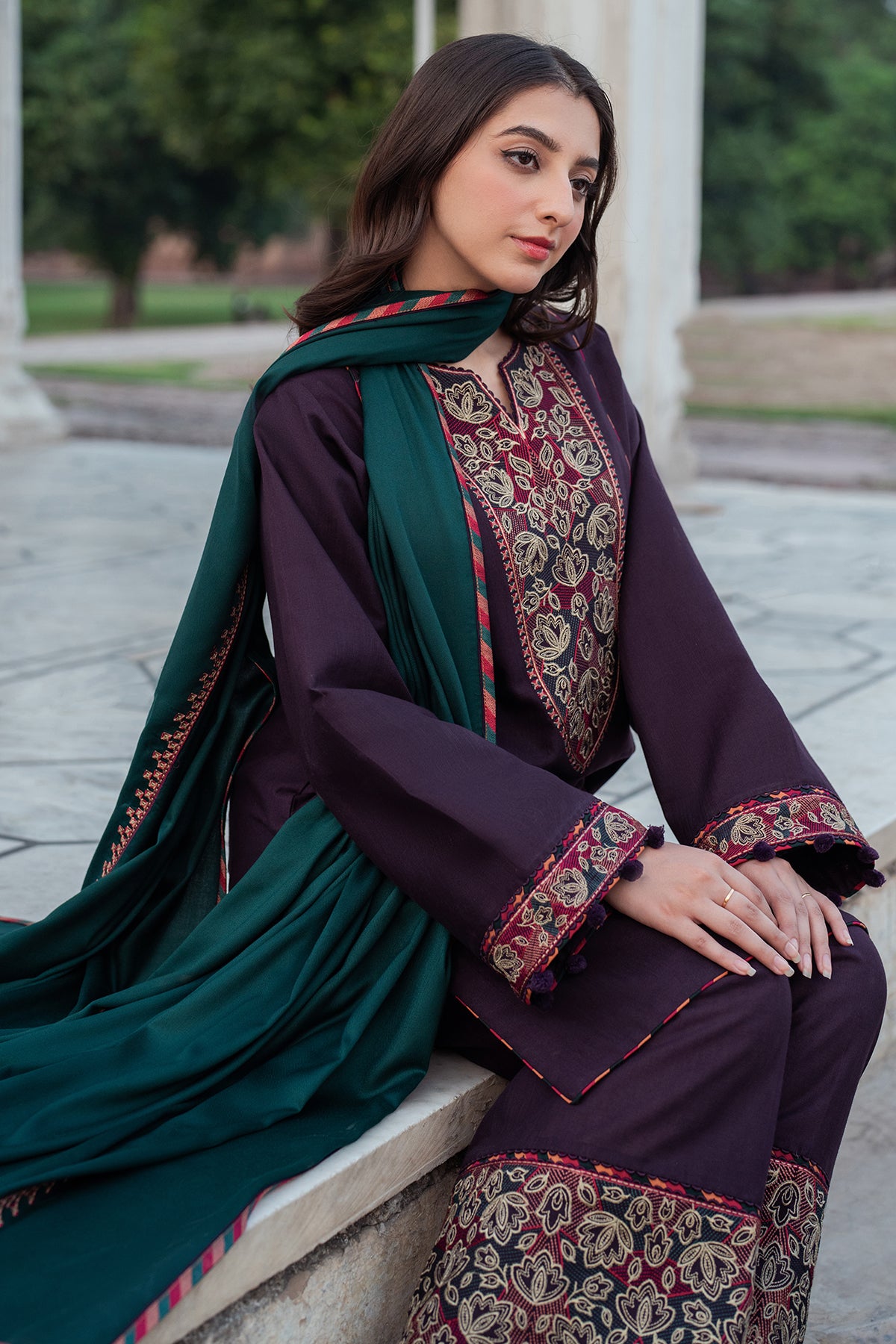 EMBROIDERED SLUB KHADDAR DW'24 D1