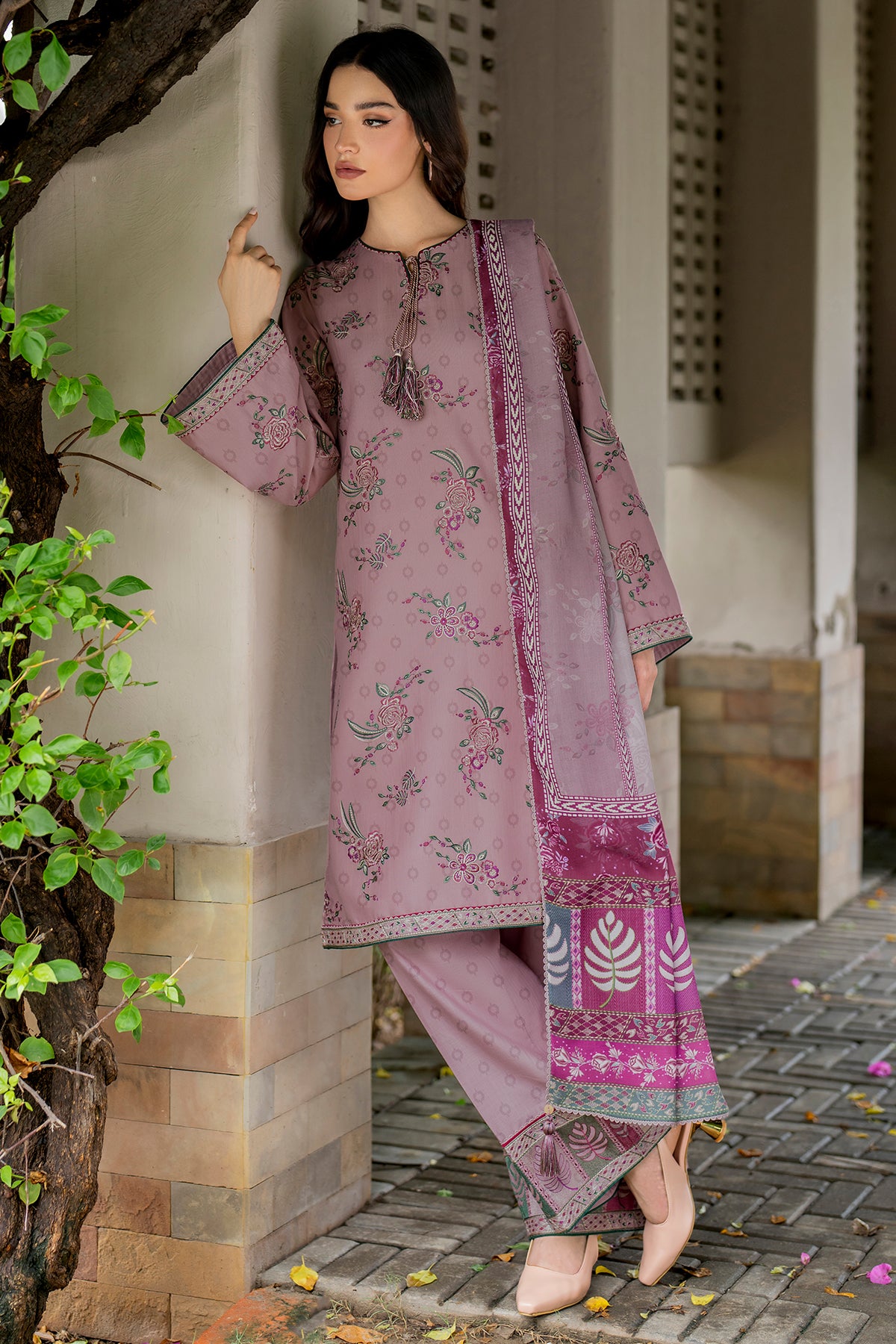 EMBROIDERED JACQUARD KHADDAR UW-0054