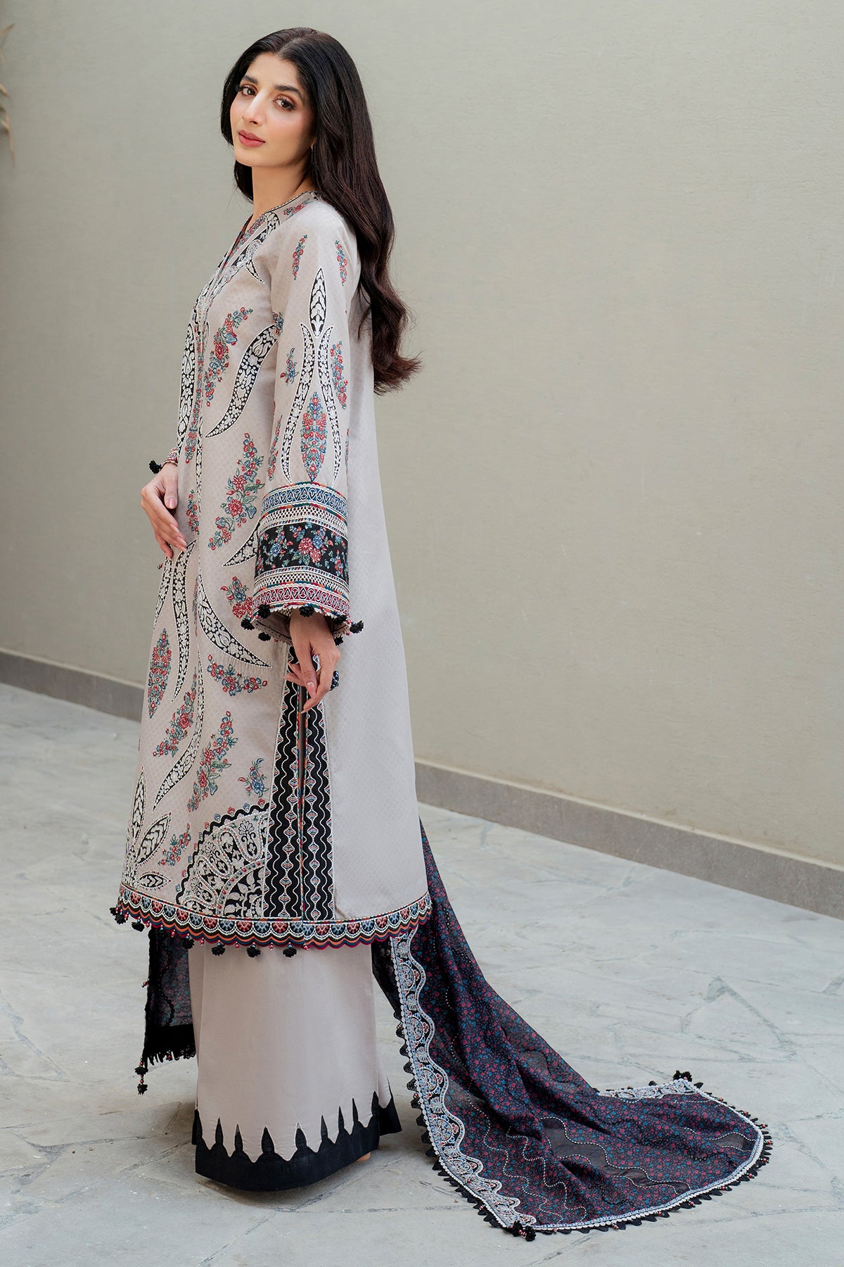 Embroidered Luxury Lawn SL25-D7