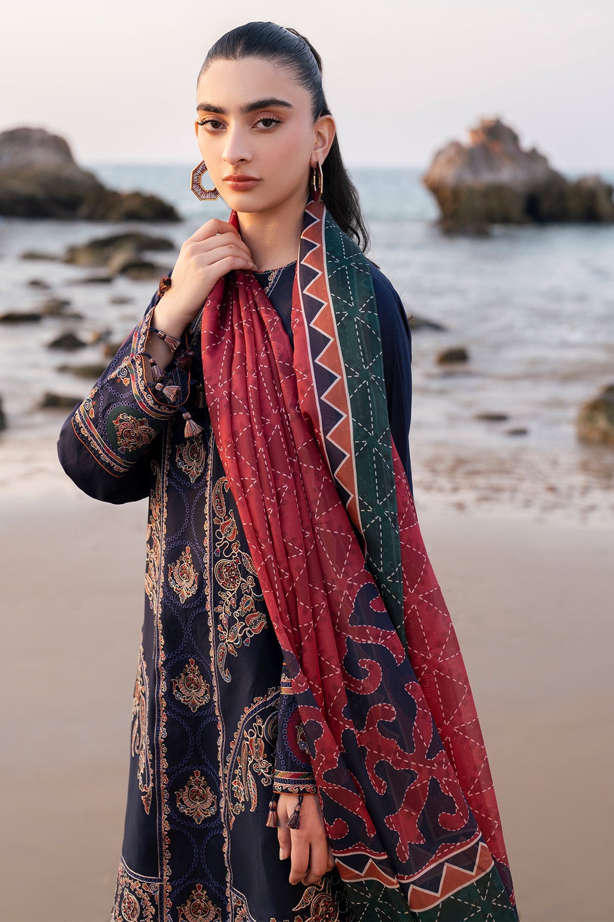 EMBROIDERED LAWN USE-9169