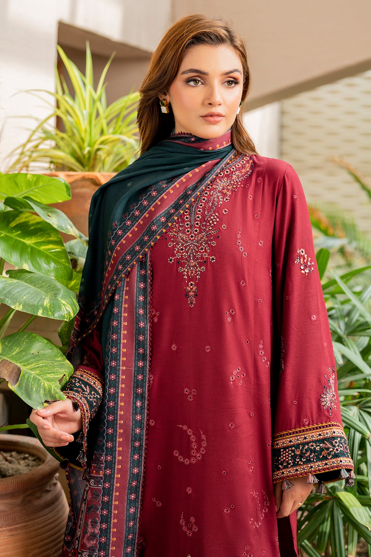 EMBROIDERED VISCOSE UW-0048