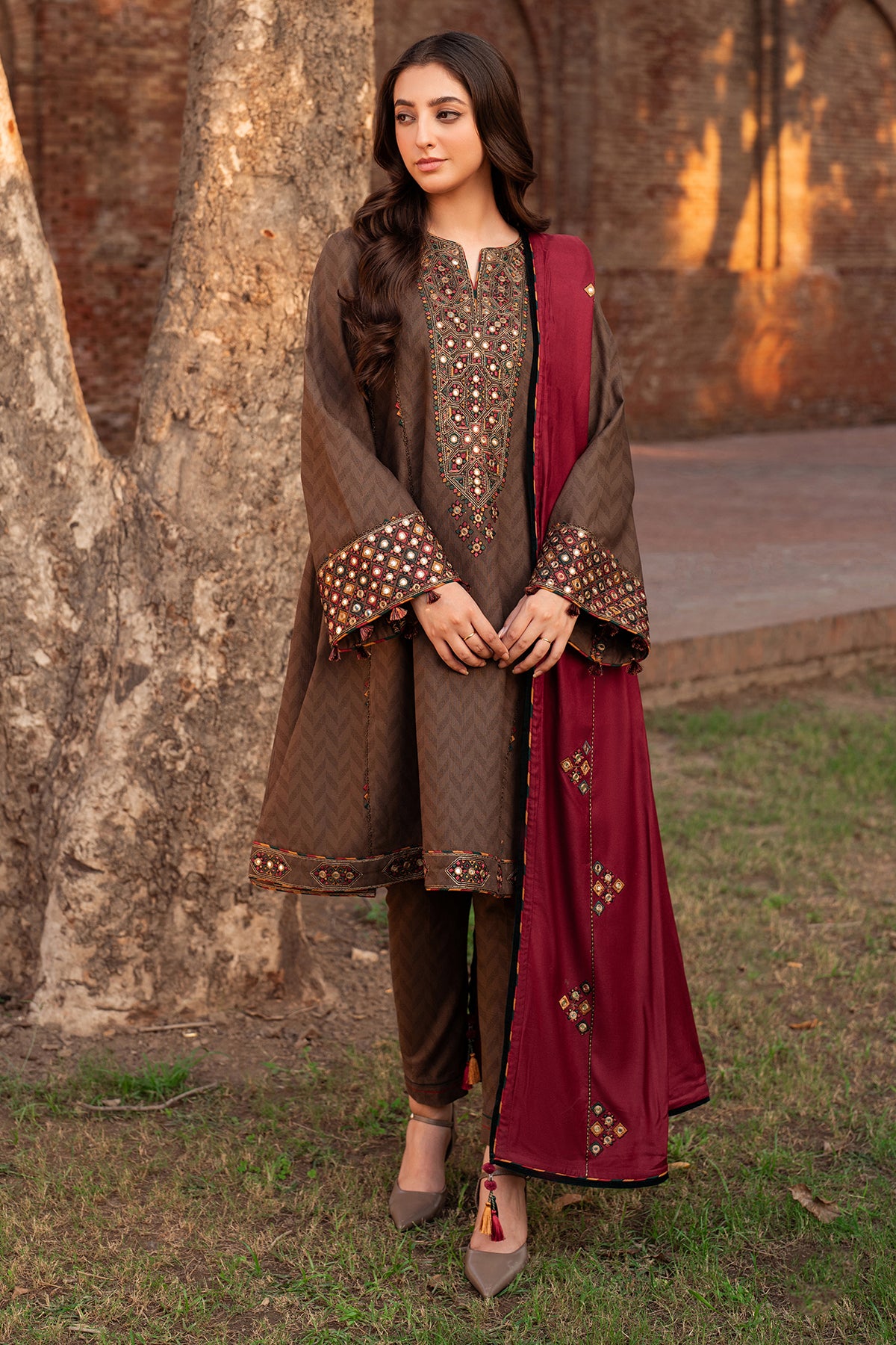 EMBROIDERED JACQUARD KHADDAR UW-0078